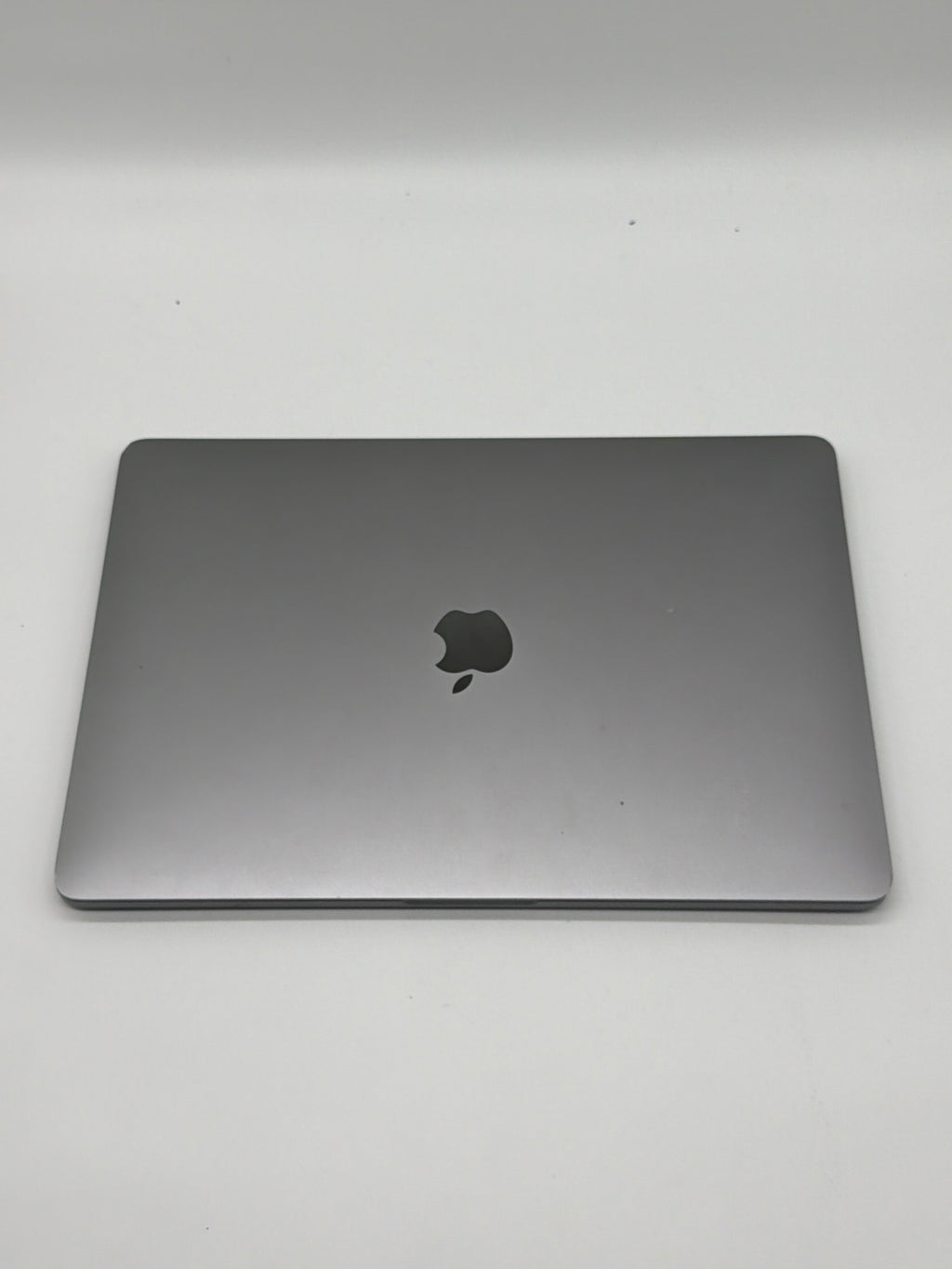 Apple MacBook Pro 13" A2289 2020 i5 256GB 8GB Space Gray - Chip on Bezel