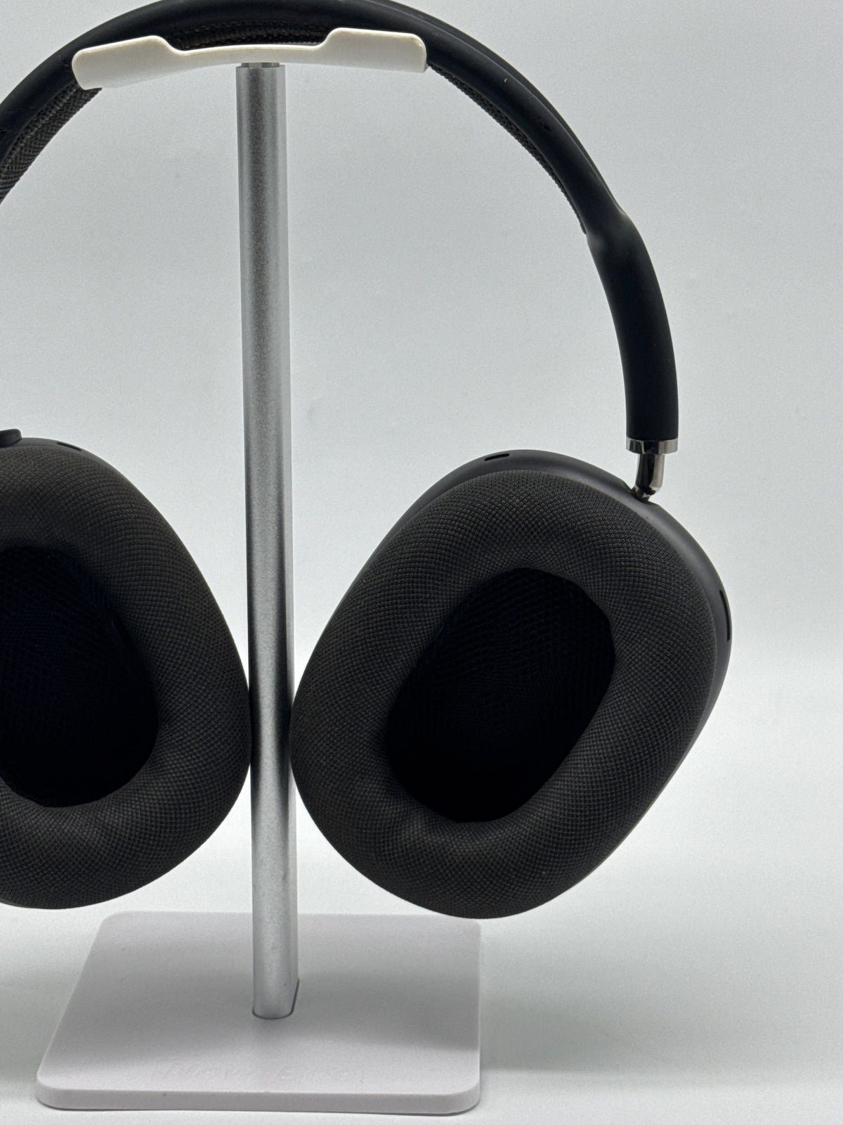 Apple AirPods Max A2096 Space Gray Wireless ANC Headphones - Read