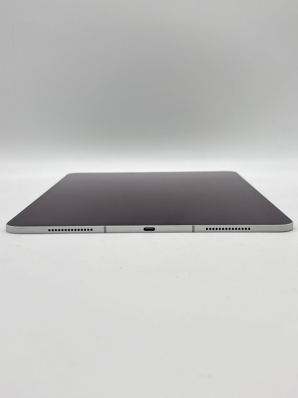 Apple iPad Pro 13" M5 ME7X4LL/A 256GB Silver Wi-Fi + 5G - Unlocked (Cycle Count 2)