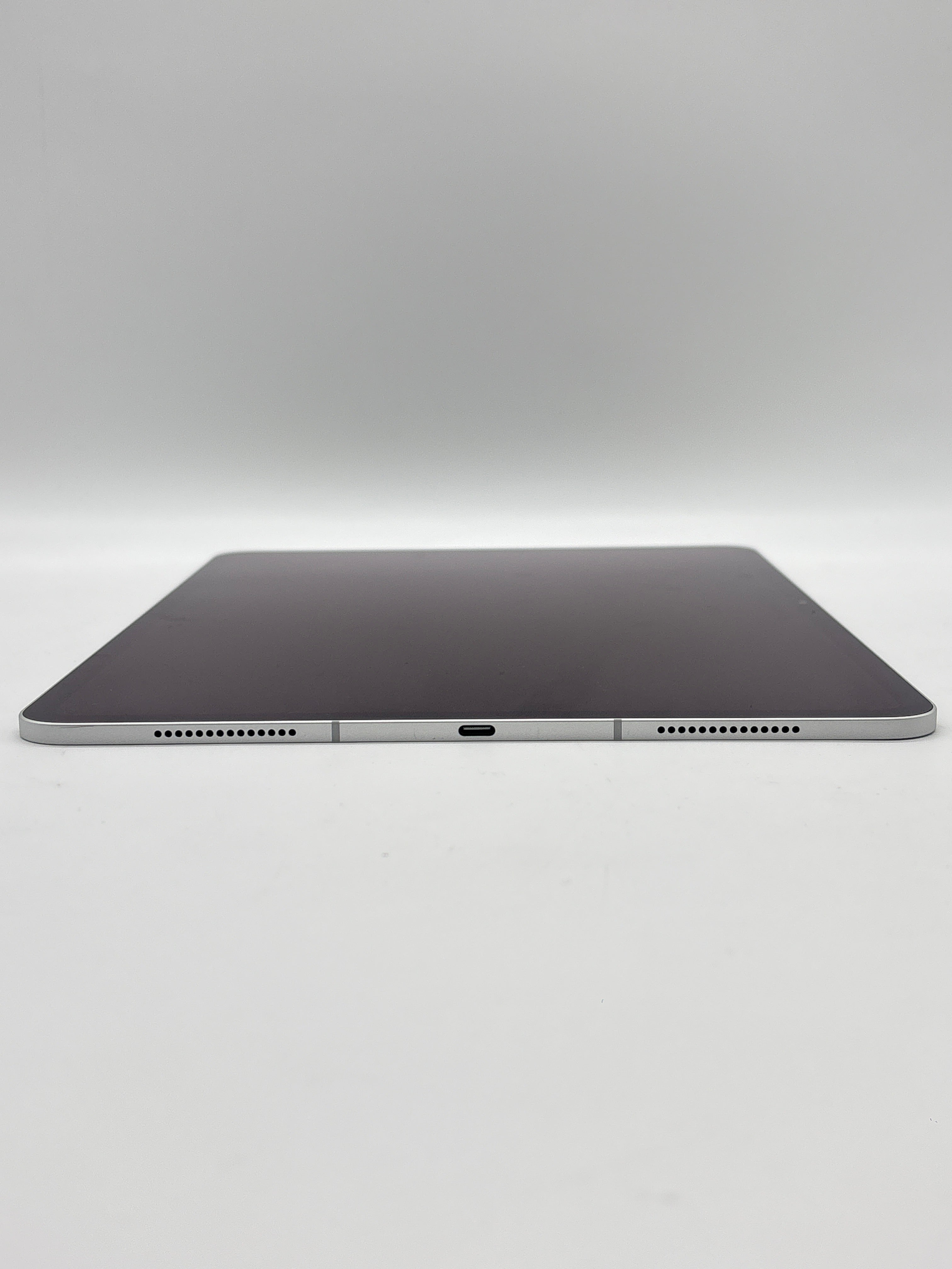 Apple iPad Pro 13" M5 ME7X4LL/A 256GB Silver Wi-Fi + 5G - Unlocked (Cycle Count 2)