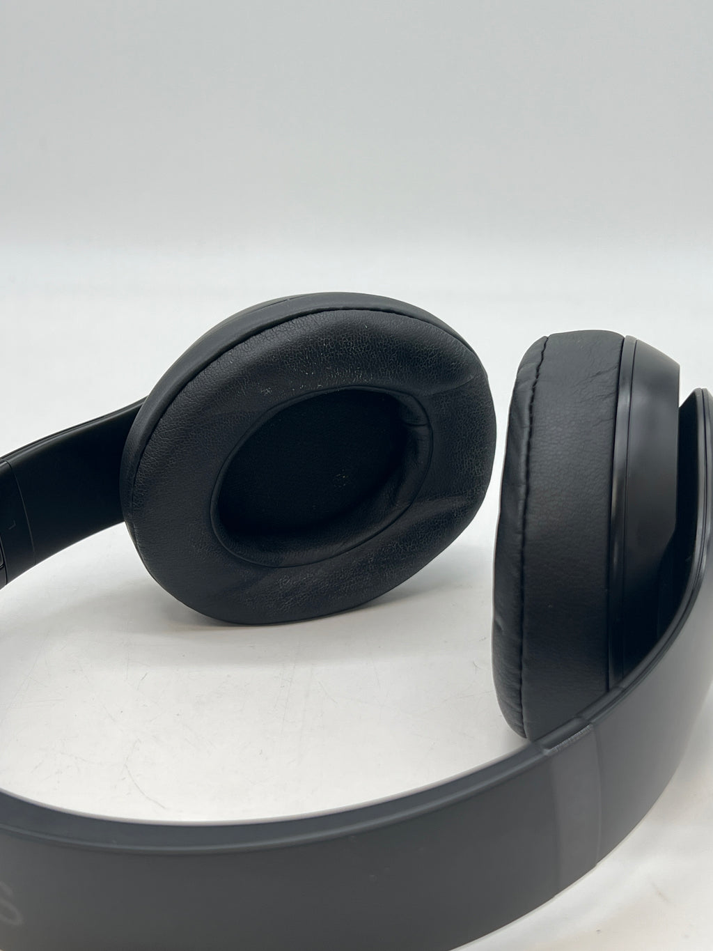 Beats by Dr. Dre Studio 3 Over-Ear Headphones with Case - Used
