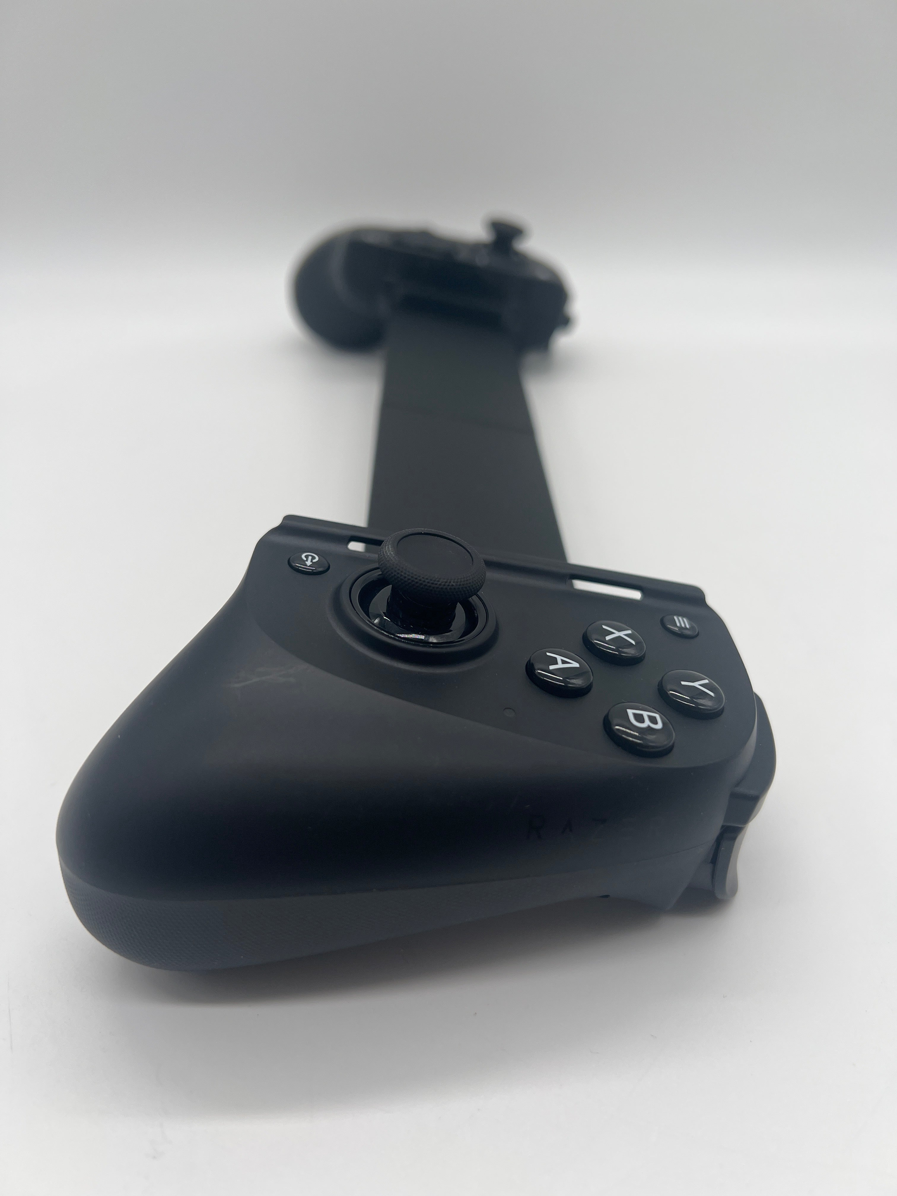 Razer Kishi V3 Pro XL Video Game Accessory Black RZ06-05470100 Used