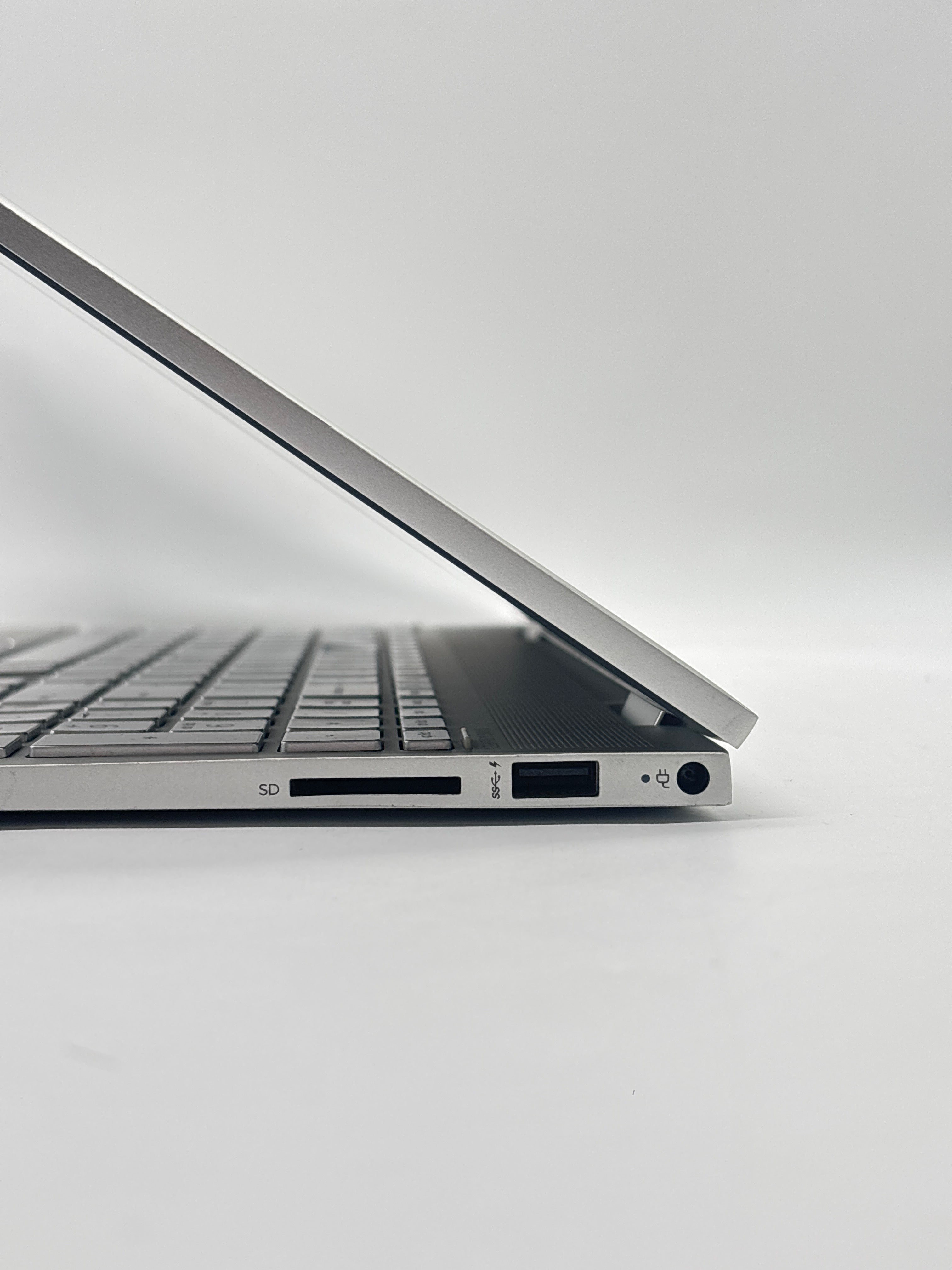 HP Envy X360 15m-edxxx i7-1065G7 12GB RAM 512GB SSD - For Parts (READ)