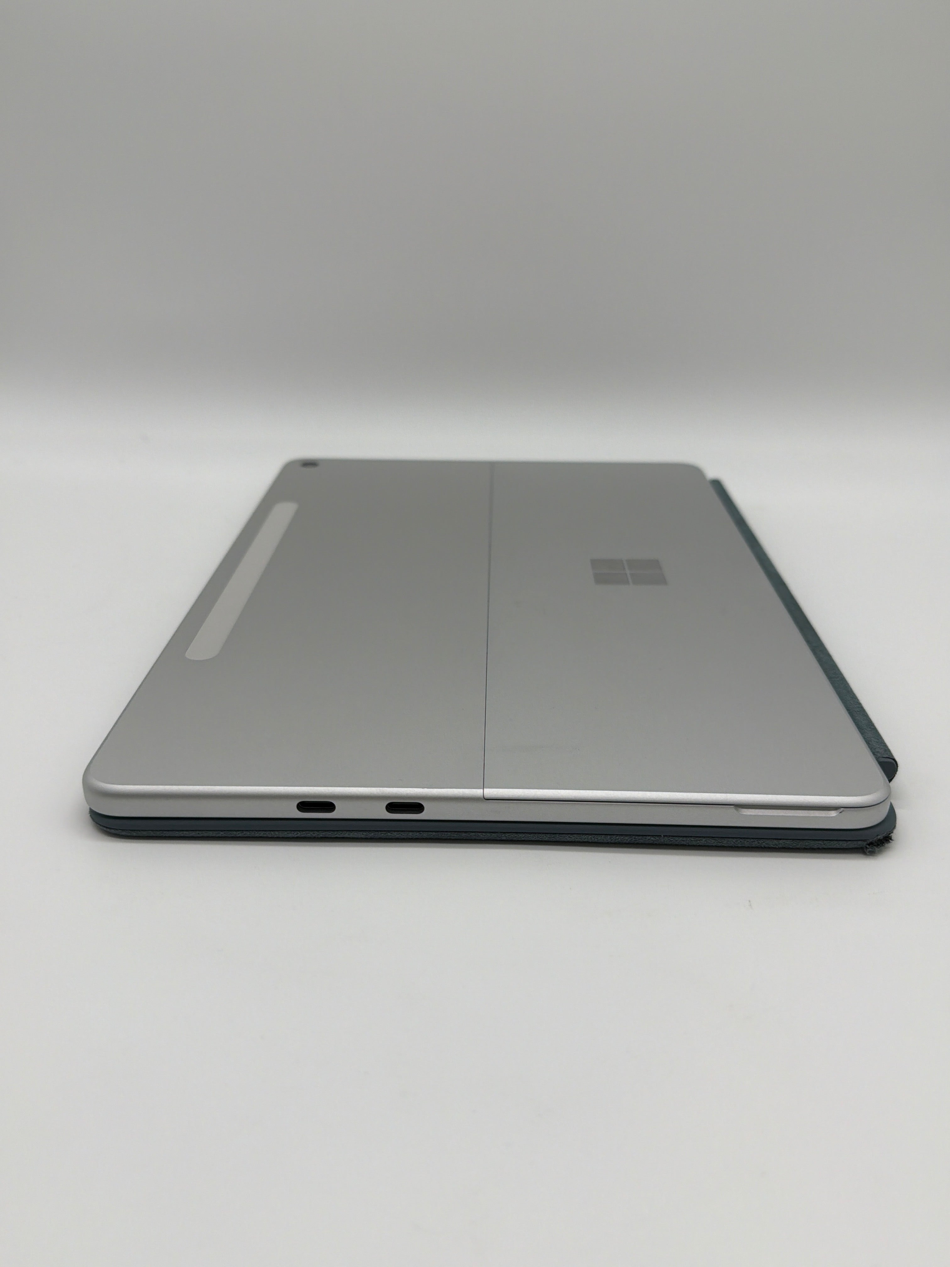 Microsoft Surface Pro 12" 2110 Snapdragon X Plus 16GB RAM 256GB SSD Bundle