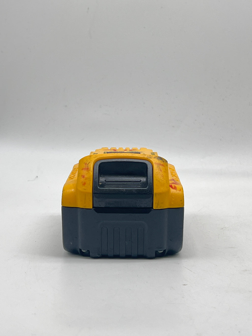 DeWalt DCB204 20V MAX 4Ah Battery - Used