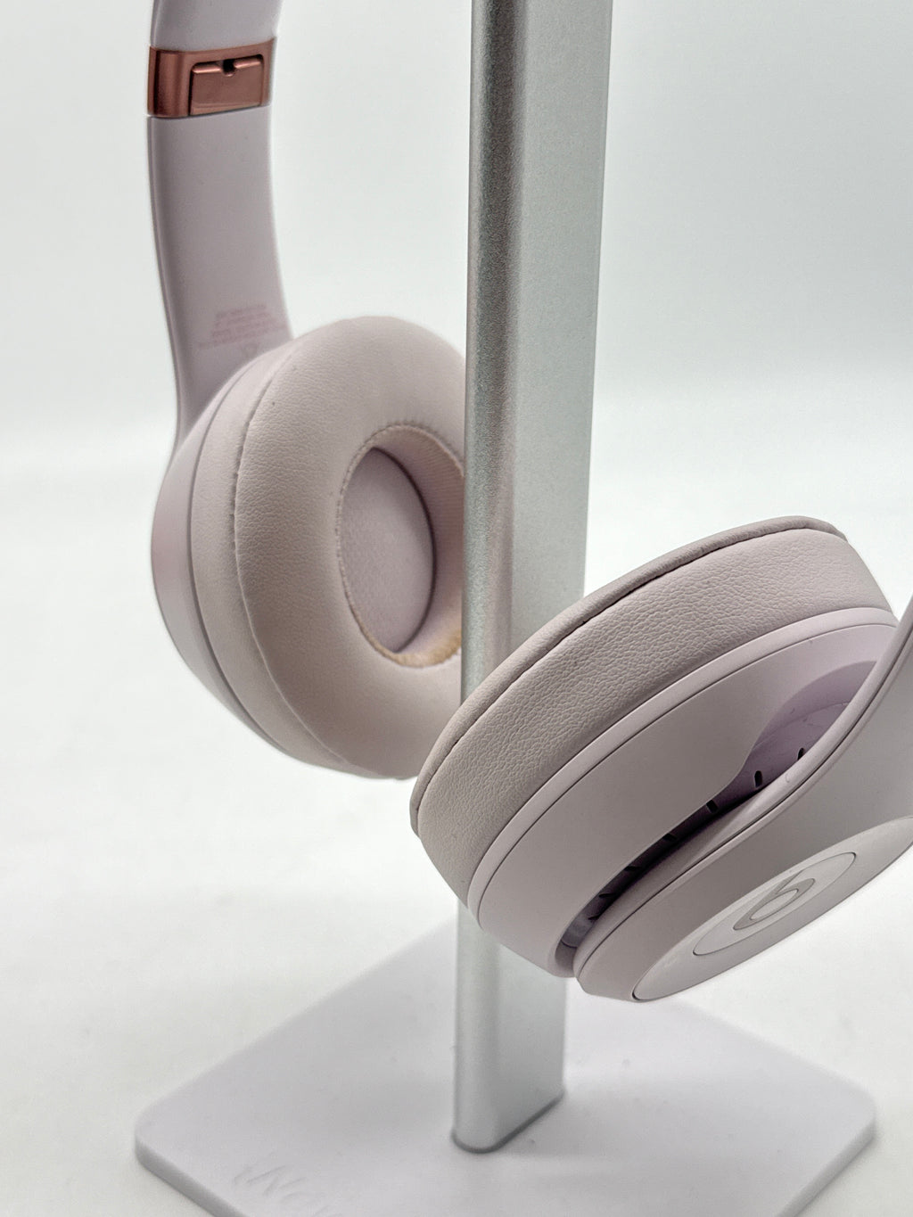 Beats Solo 4 Bluetooth Wireless On-Ear Headphones Pink - Used