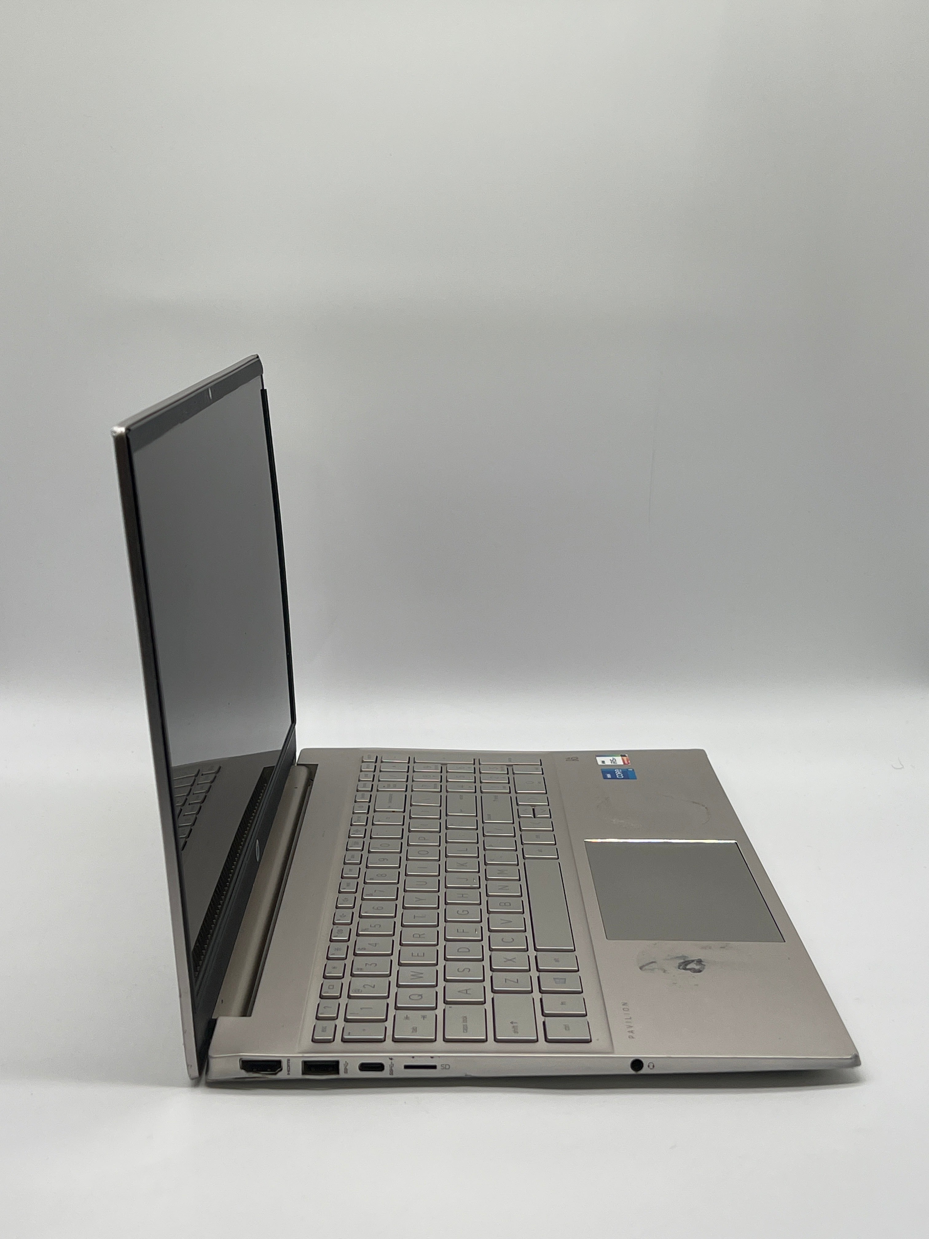 HP Pavilion 15-eg0050wm Core i5-1135G7 8GB RAM 512GB SSD - For Parts