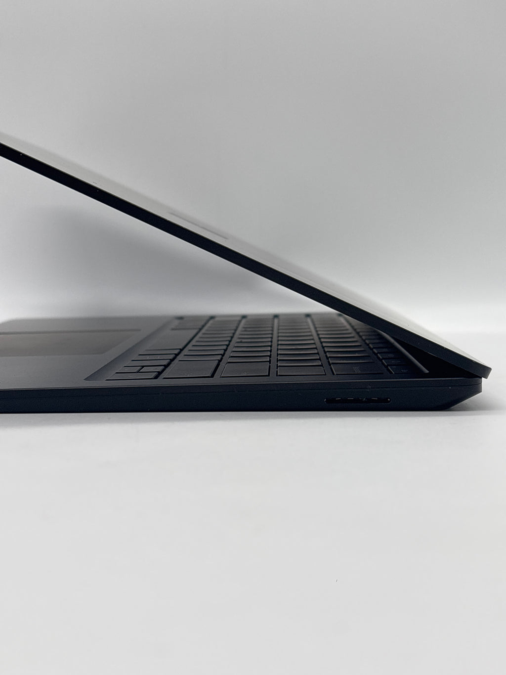 Microsoft Surface Laptop 4 i5-1135G7 8GB RAM 512GB SSD - For Parts (Cracked Screen)