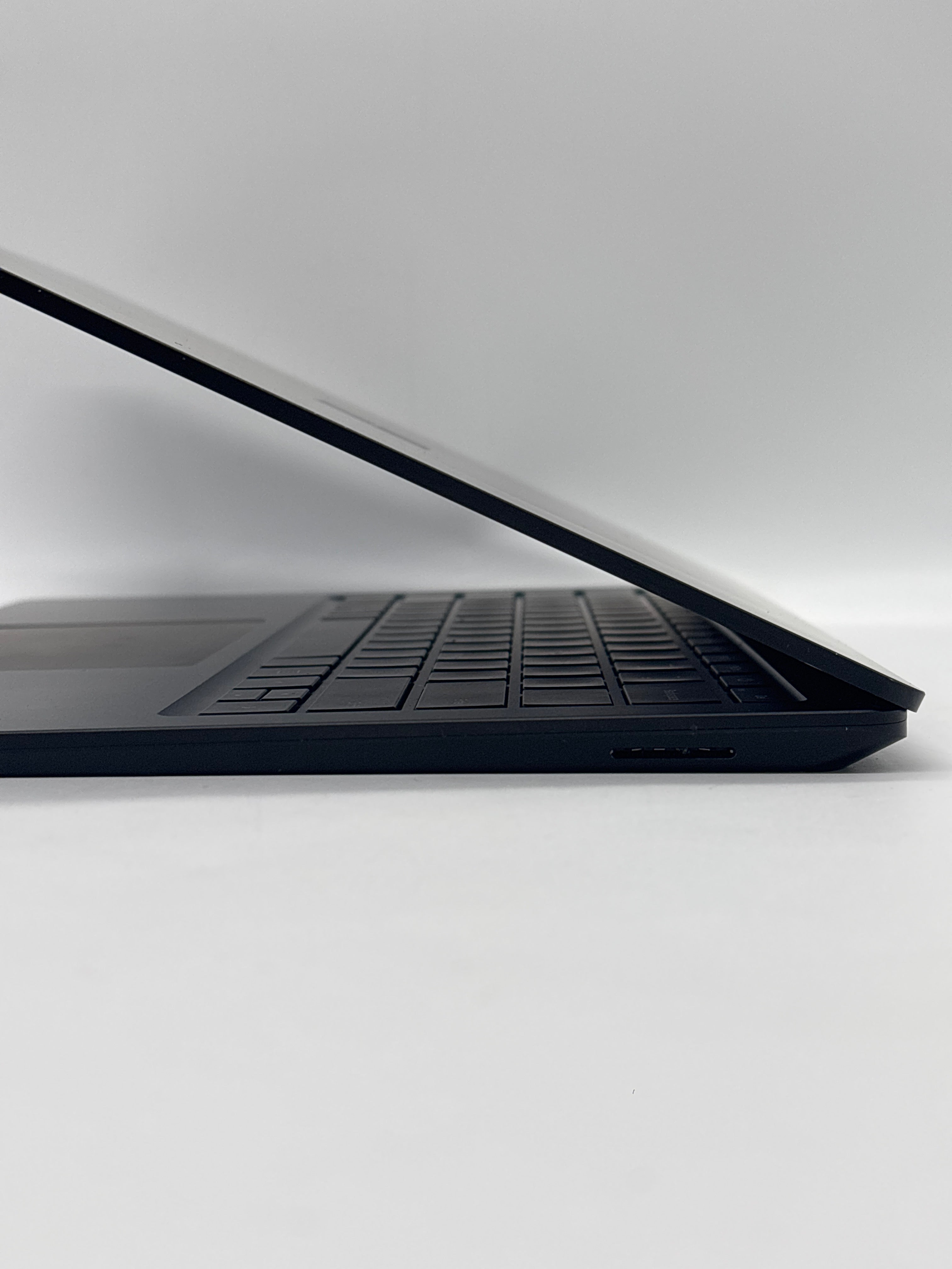 Microsoft Surface Laptop 4 i5-1135G7 8GB RAM 512GB SSD - For Parts (Cracked Screen)