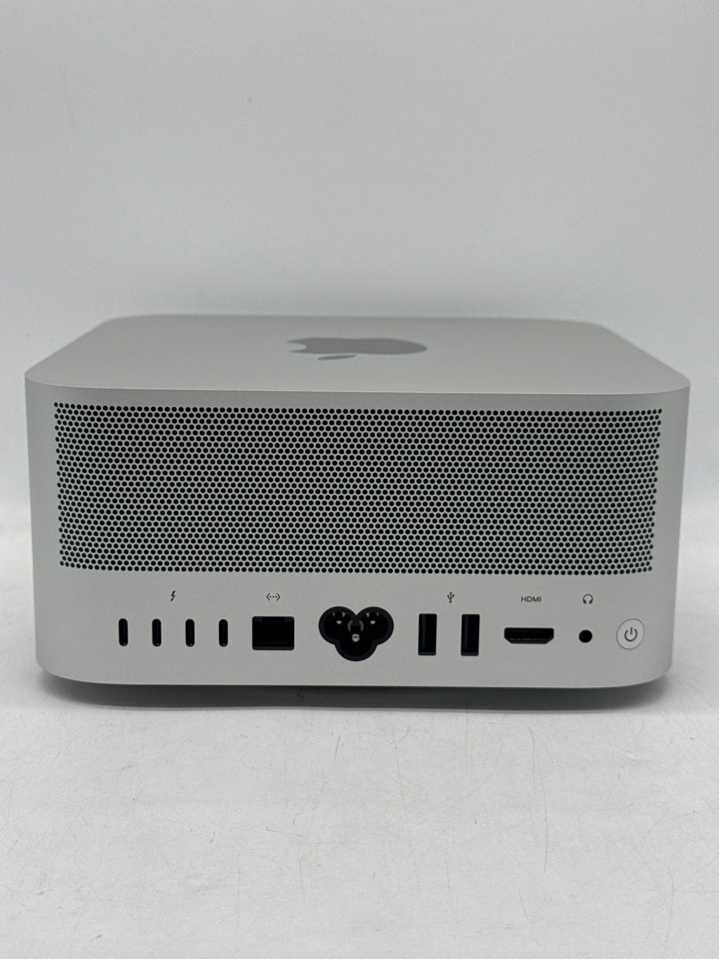 Apple Mac Studio 2025 M4 Max 64GB RAM 4TB SSD 40-Core GPU Silver - Used