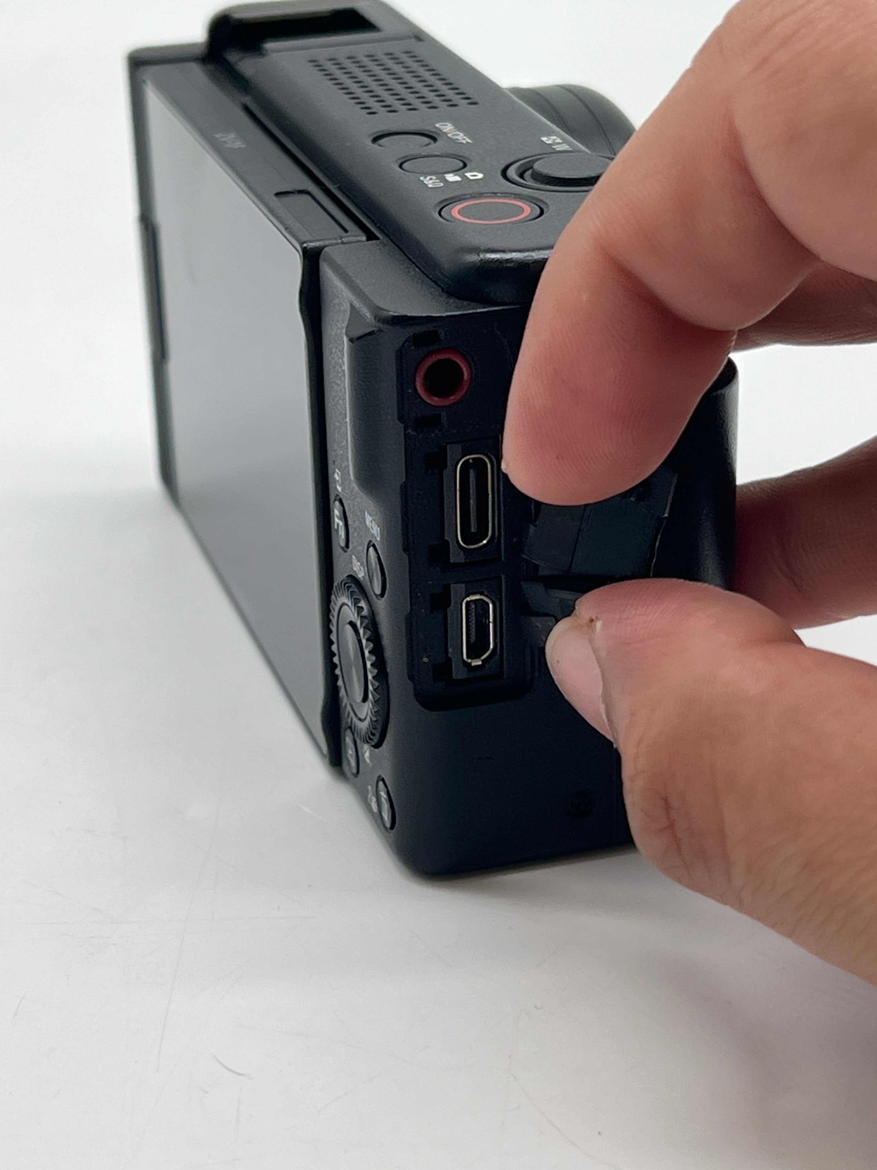Sony ZV-1F Compact Digital Vlogging Camera 20.1MP - Used