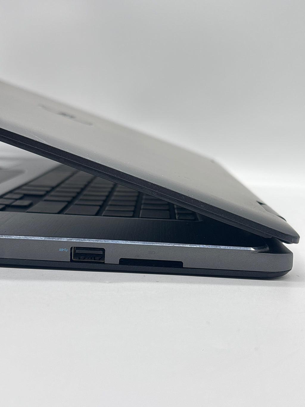 Dell Inspiron 15-7568 i3-6100U 4GB RAM 500GB HDD - For Parts (No Battery)