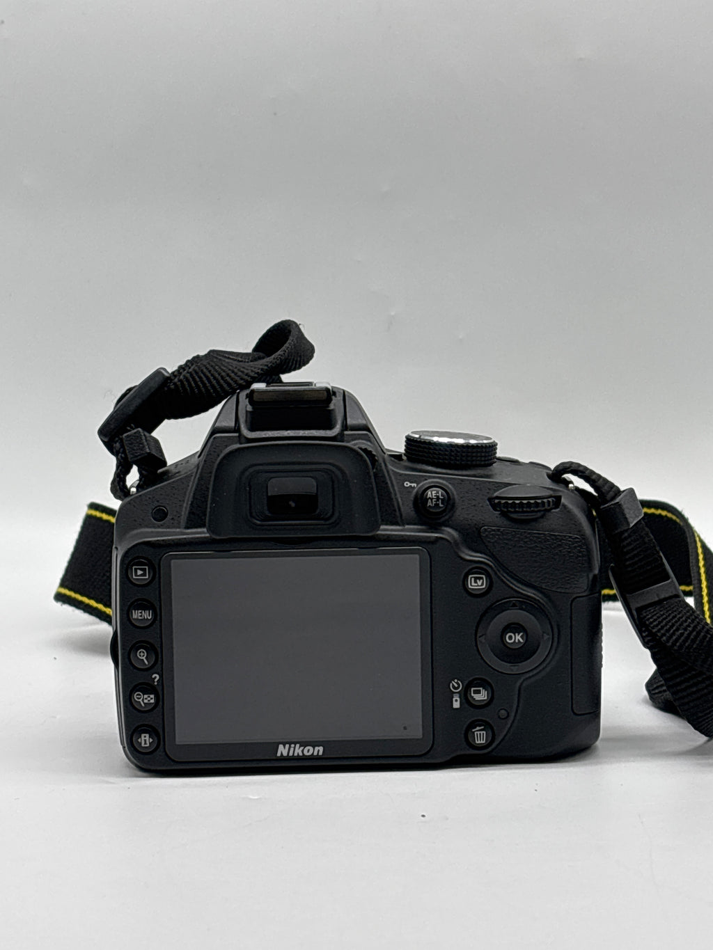 Nikon D3200 24.2MP DSLR Camera with 18-55mm Lens Black - Used