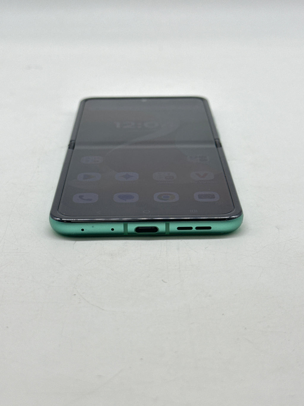 Motorola Razr 2025 256GB Green - For Parts Compatible with Verizon Only