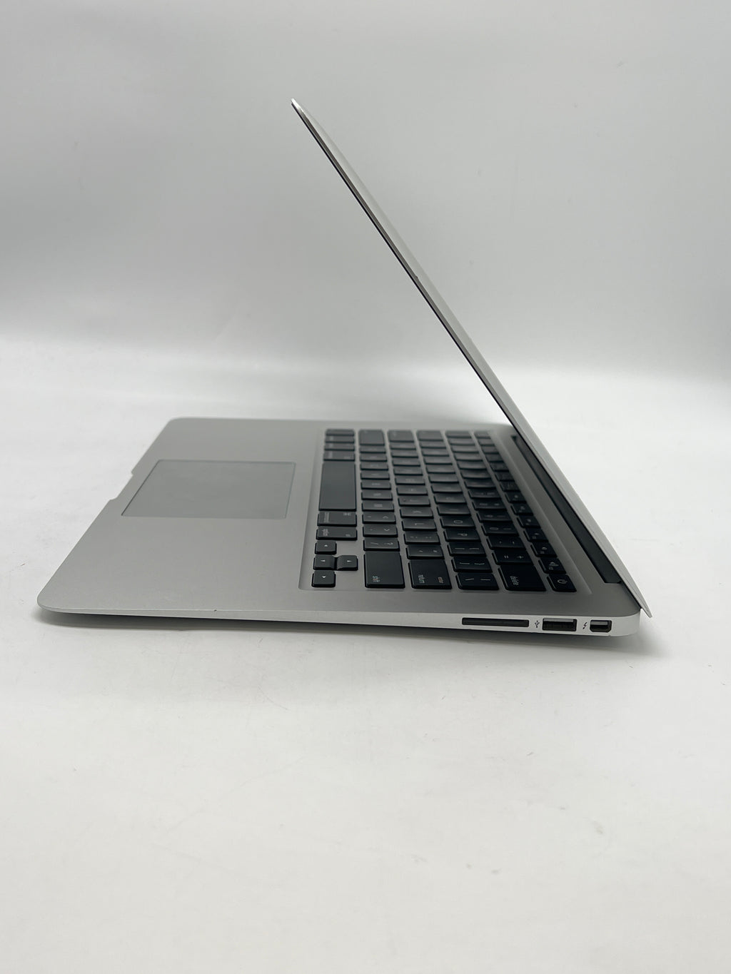 Apple MacBook Air 13" A1466 i5 8GB RAM 128GB Flash Storage - Used