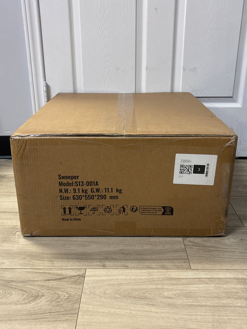 VEVOR S13-001a Walk-behind Hand Push Floor Sweeper 25.6" - New In Box