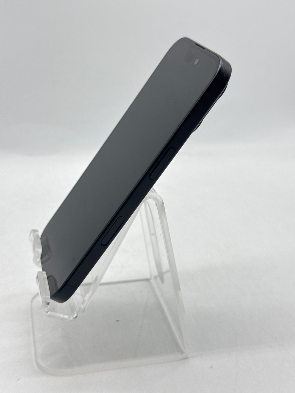Apple iPhone 16 6.1" 128GB Black - AT&T Locked