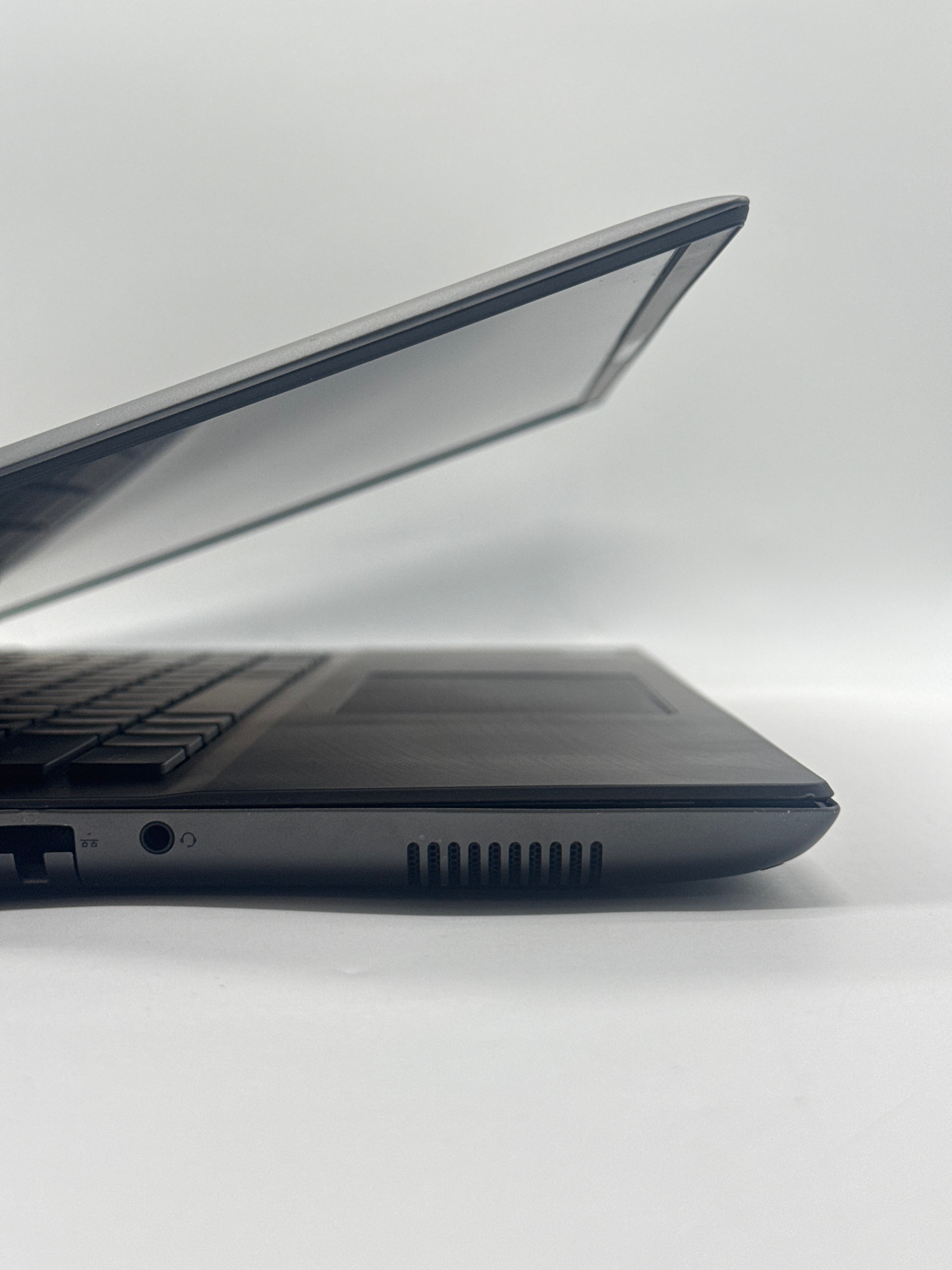 Dell Alienware M16 R2 Ultra 7 155H 16GB RAM 1TB SSD RTX 4070 - For Parts (Read DESC)