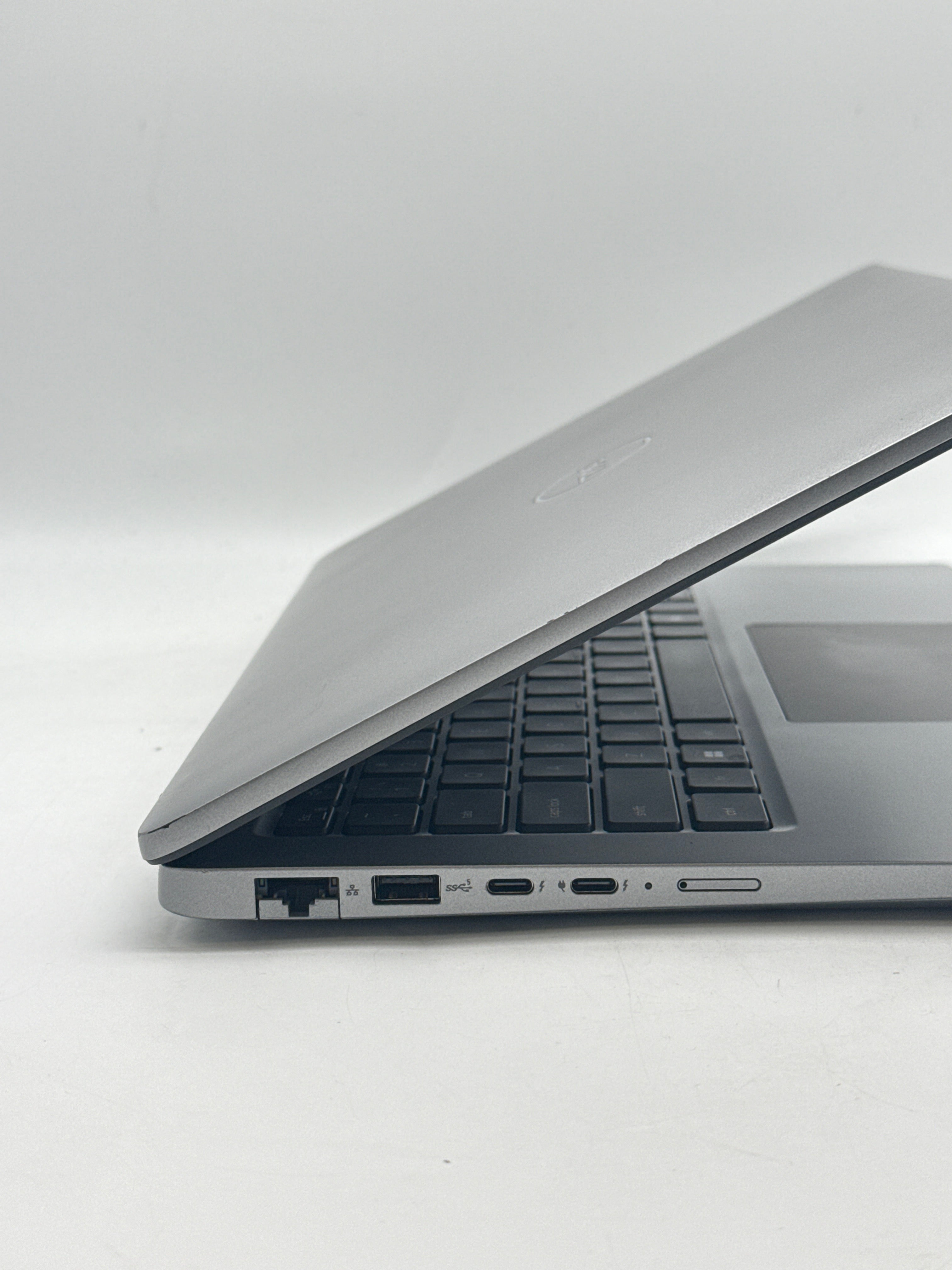Dell Latitude 5450 Ultra 5 135U 16GB RAM 256GB SSD - Used