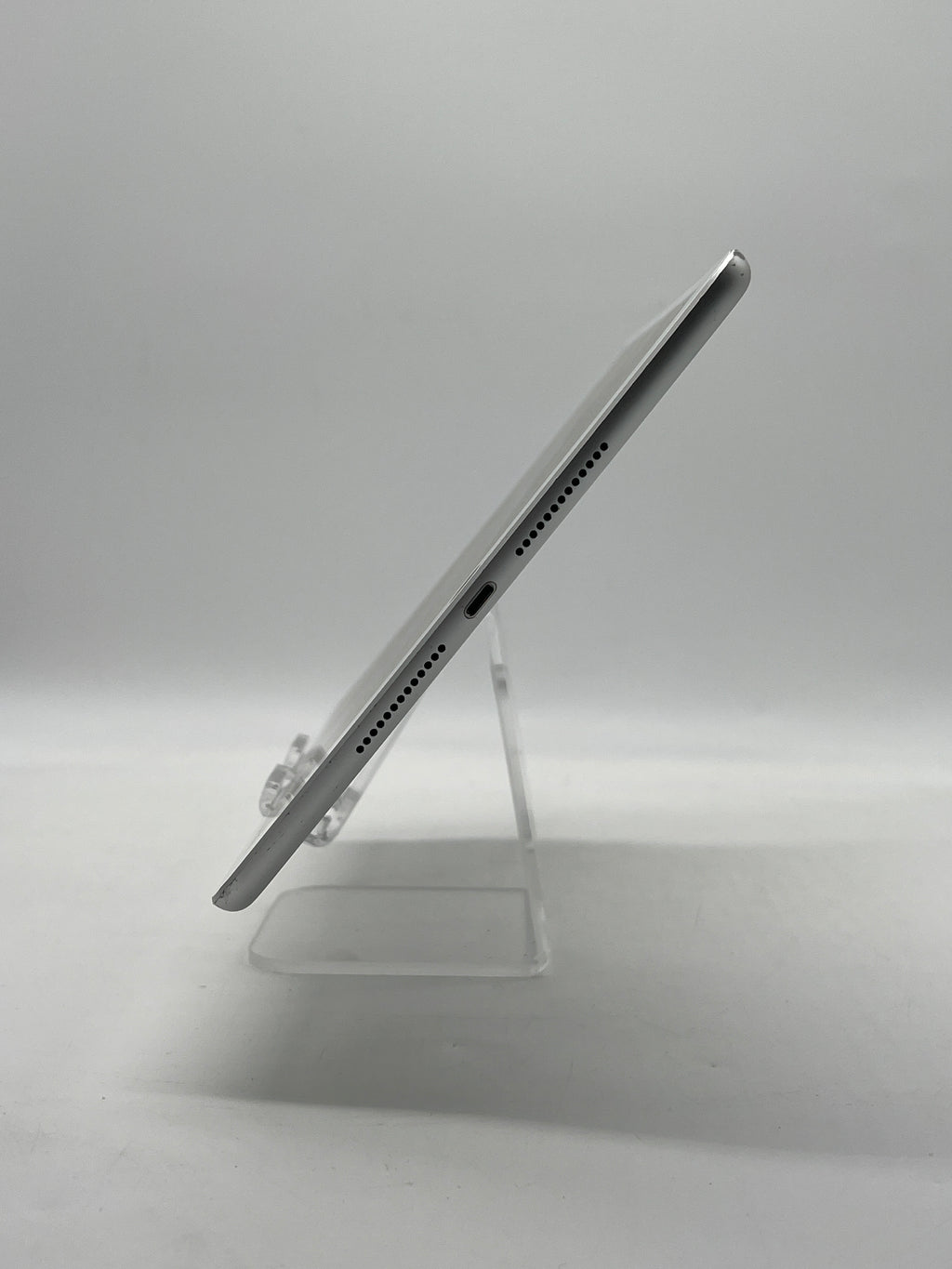 Apple iPad 7th Gen A2197 32GB Silver - WiFi