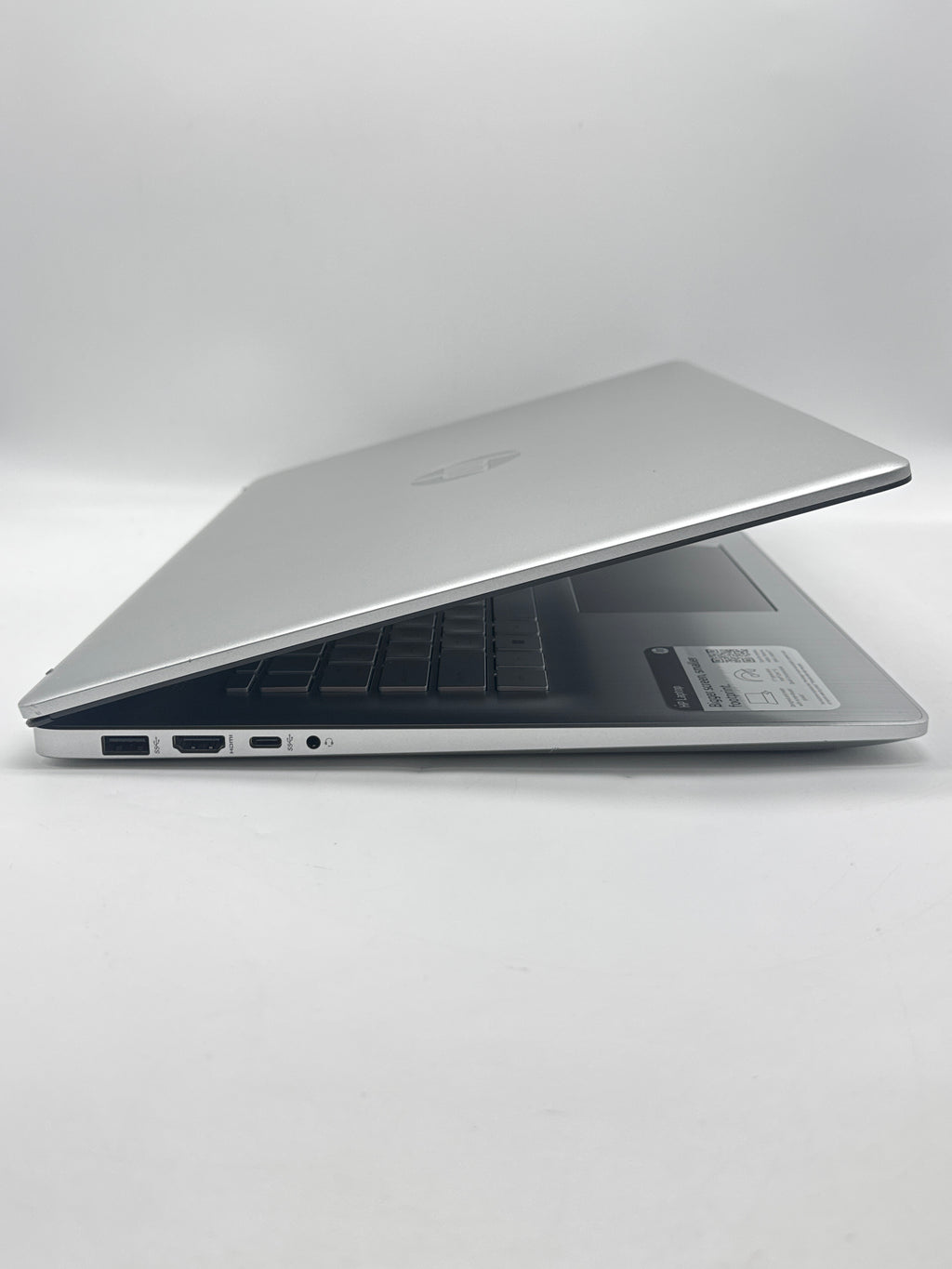 HP 17-cn0023dx 17" Intel Core i5-1135G7 8GB RAM 256GB SSD Silver - Used