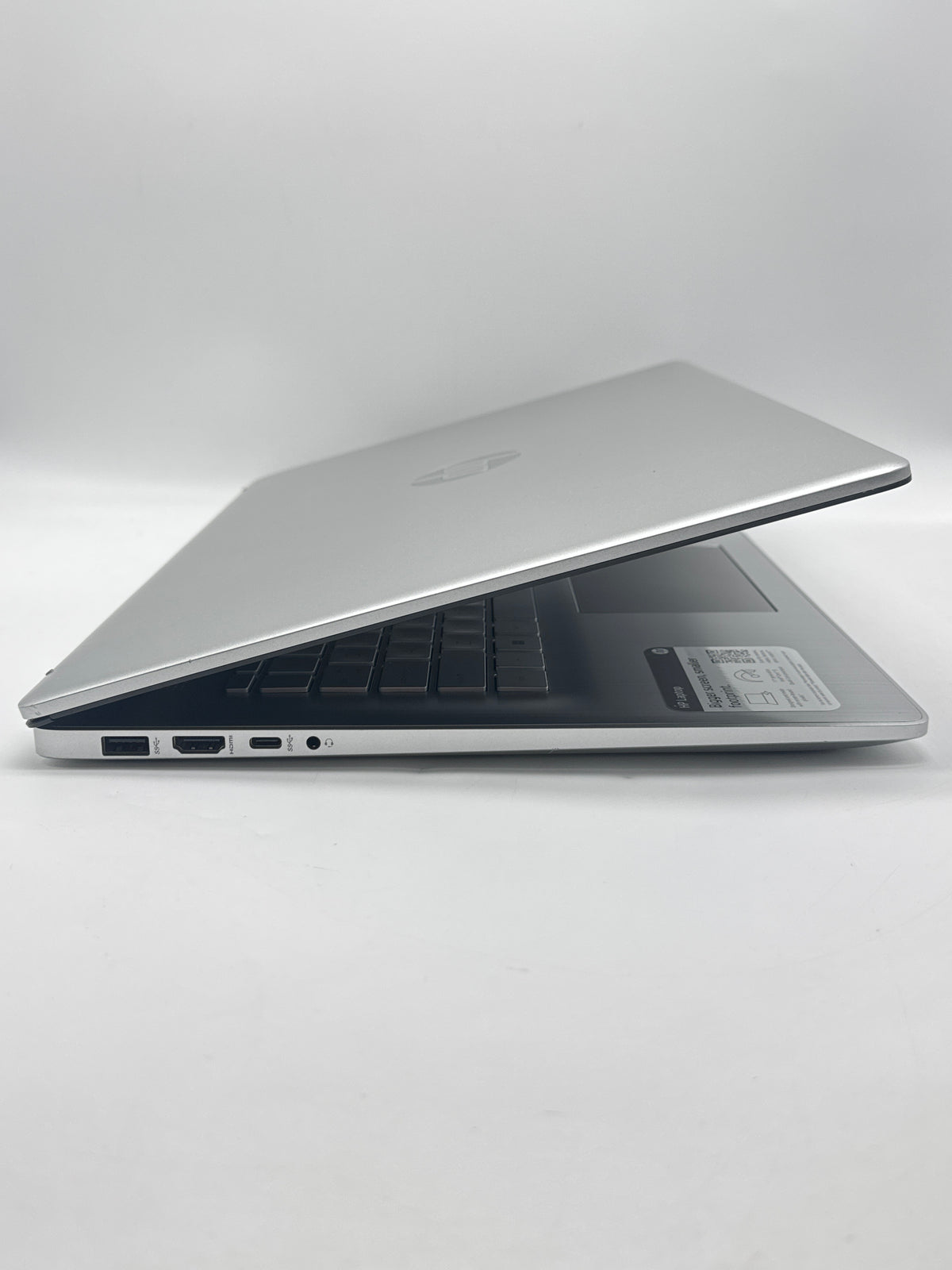 HP 17-cn0023dx 17" Intel Core i5-1135G7 8GB RAM 256GB SSD Silver - Used