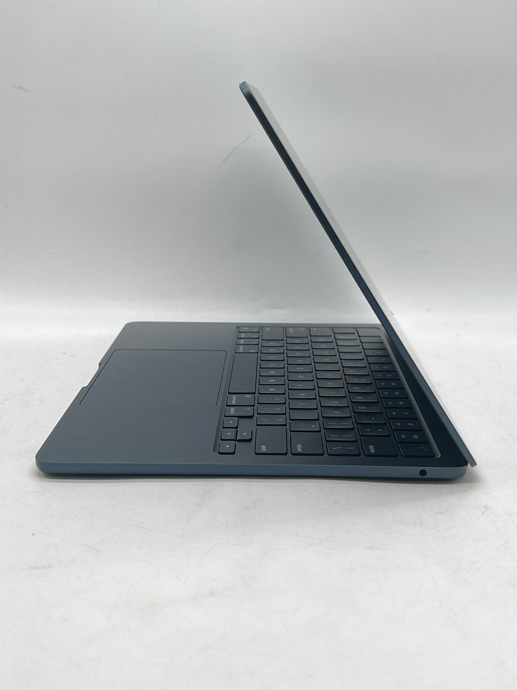 Apple MacBook Air 13" M3 8GB RAM 256GB SSD Midnight - Used
