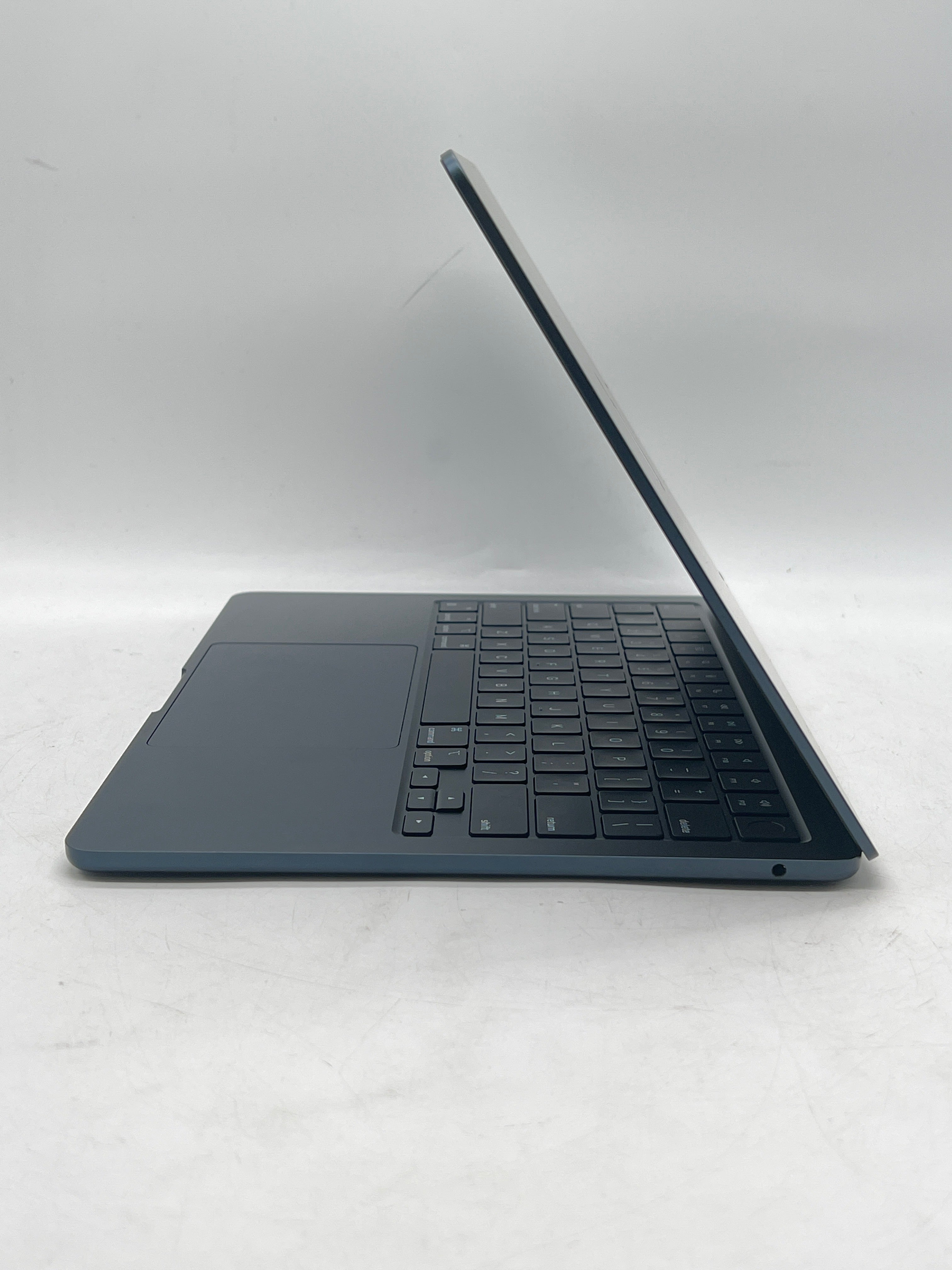 Apple MacBook Air 13" M3 8GB RAM 256GB SSD Midnight - Used