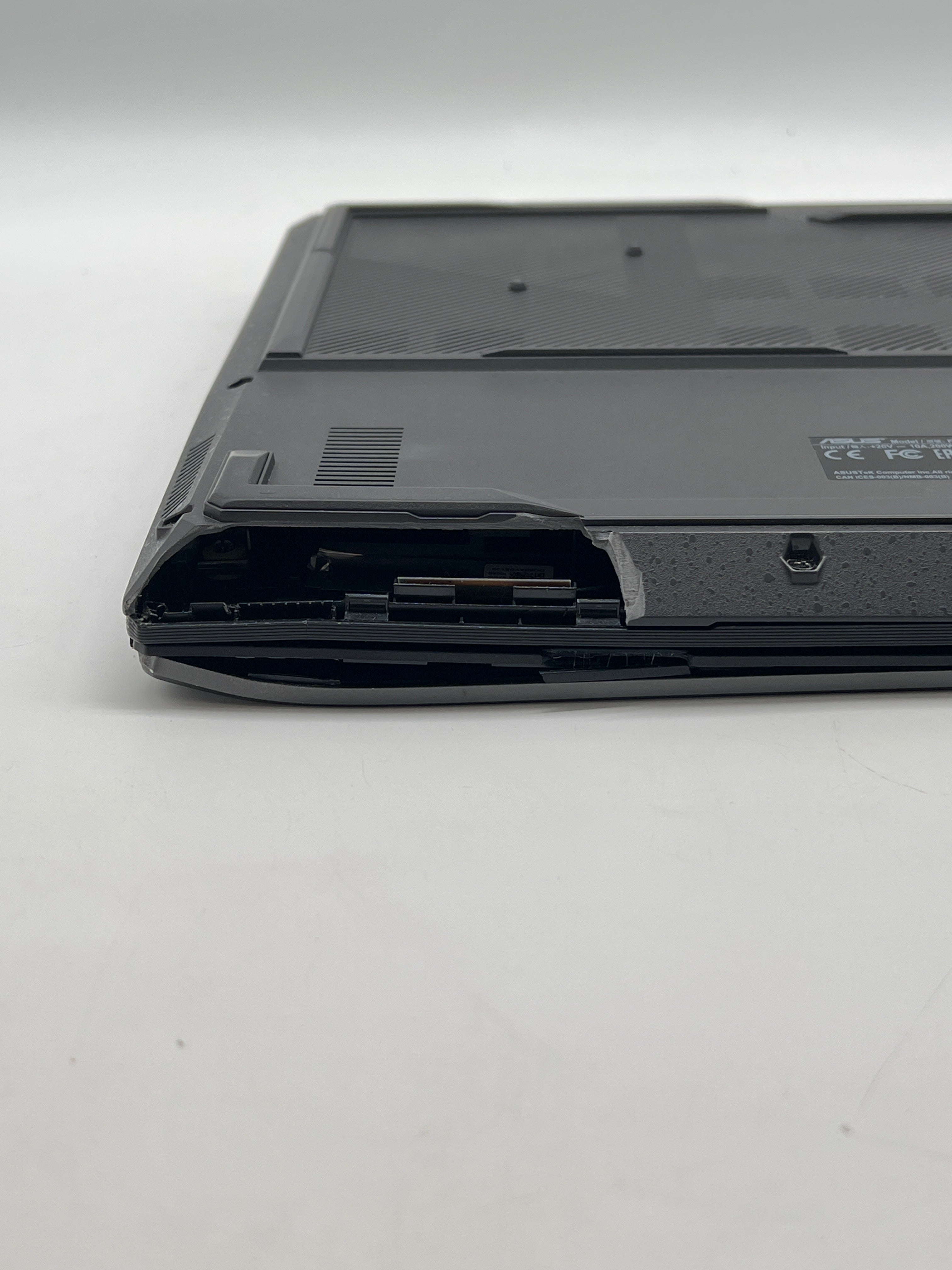 Asus TUF F17 FX707Z i5-1200H 16GB RAM 512GB SSD RTX 3050 - For Part (READ)