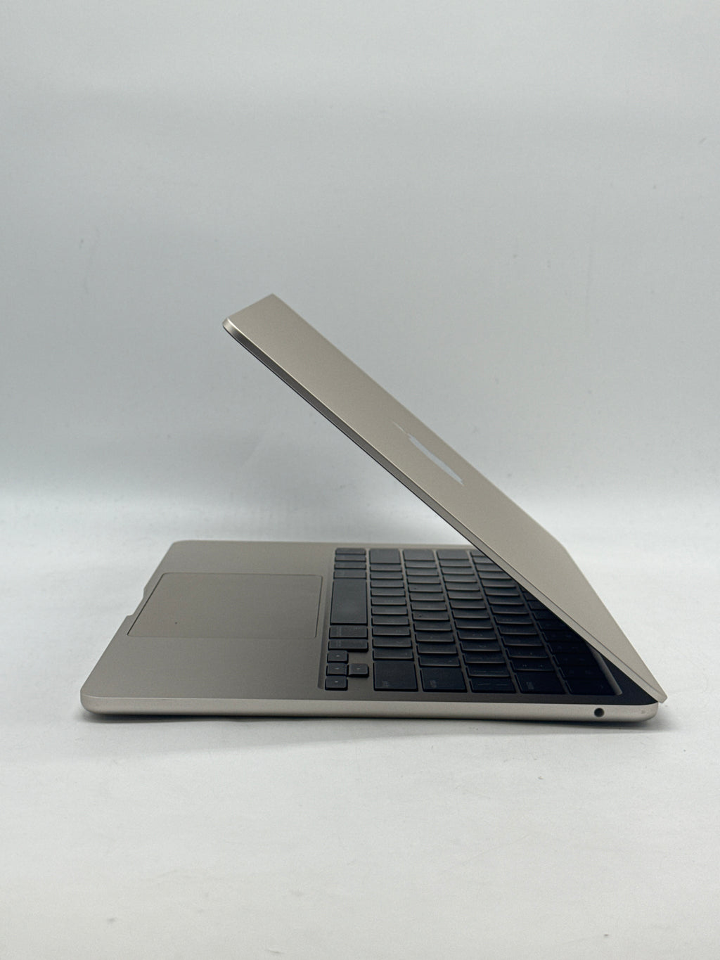 Apple MacBook Air 13" M3 A3113 8GB RAM 256GB SSD Gold - Used