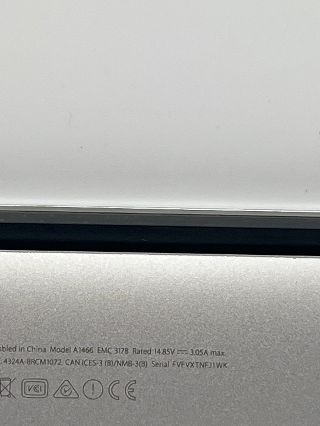Apple MacBook Air 13" A1466 i5 8GB RAM 128GB - Bios Locked