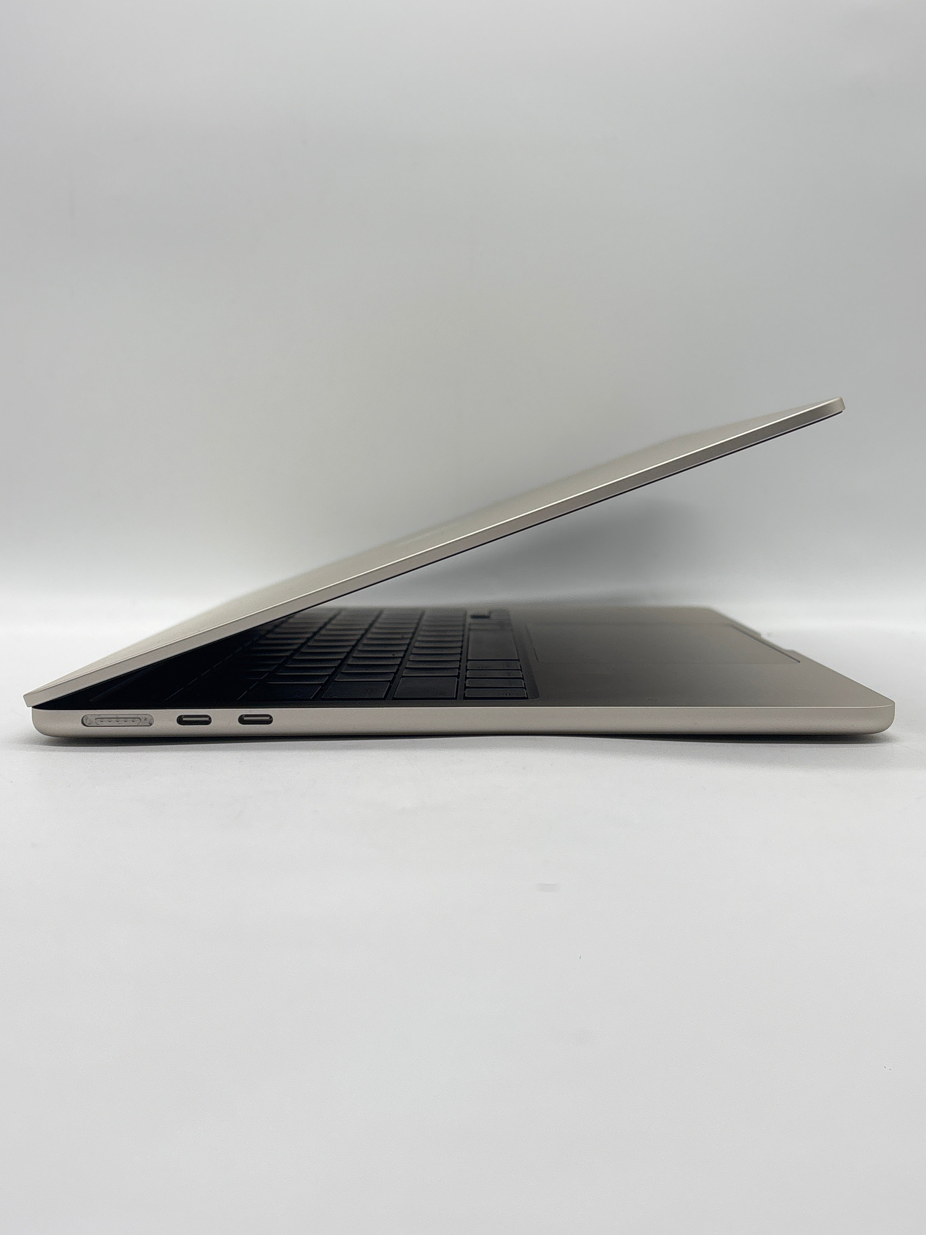 Apple MacBook Air A3240 M4 16GB RAM 256GB White