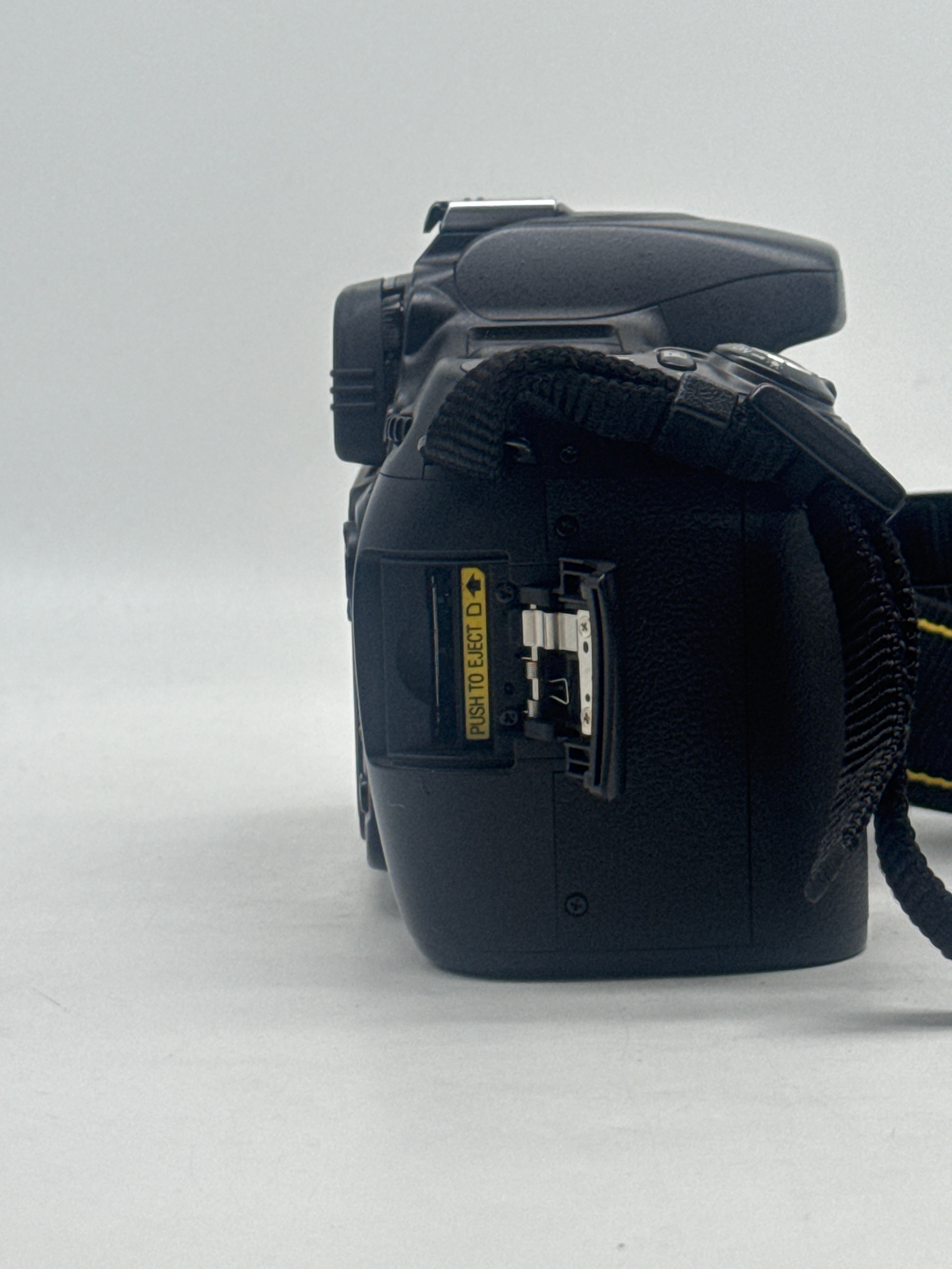 Nikon D80 10.2MP DSLR Camera w/ AF NIKKOR 50mm f/1.8D Lens & SB-400 Flash