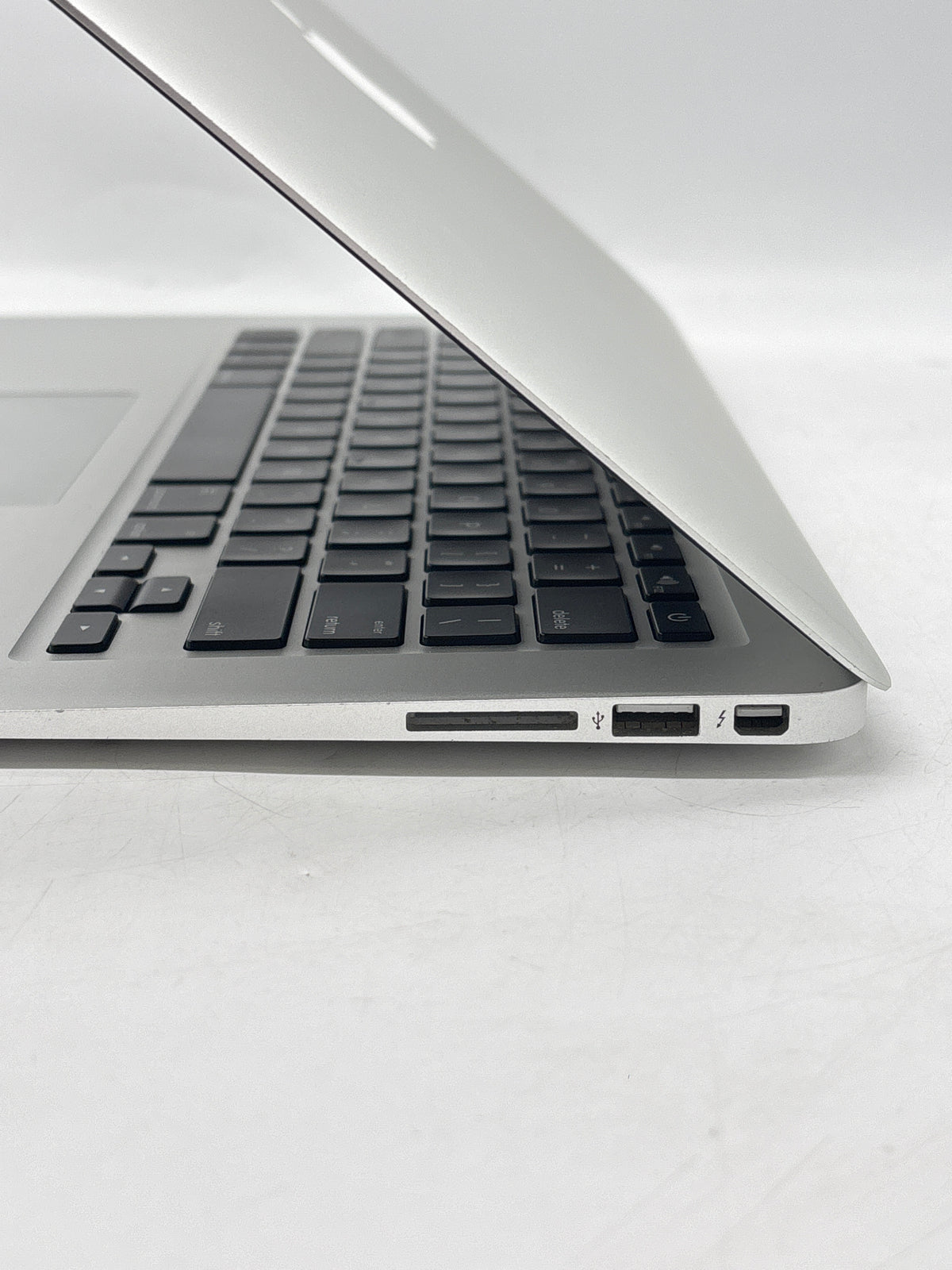Apple MacBook Air 13in Mid 2013 A1466 Core i7 4GB RAM 121GB Flash Silver - Used