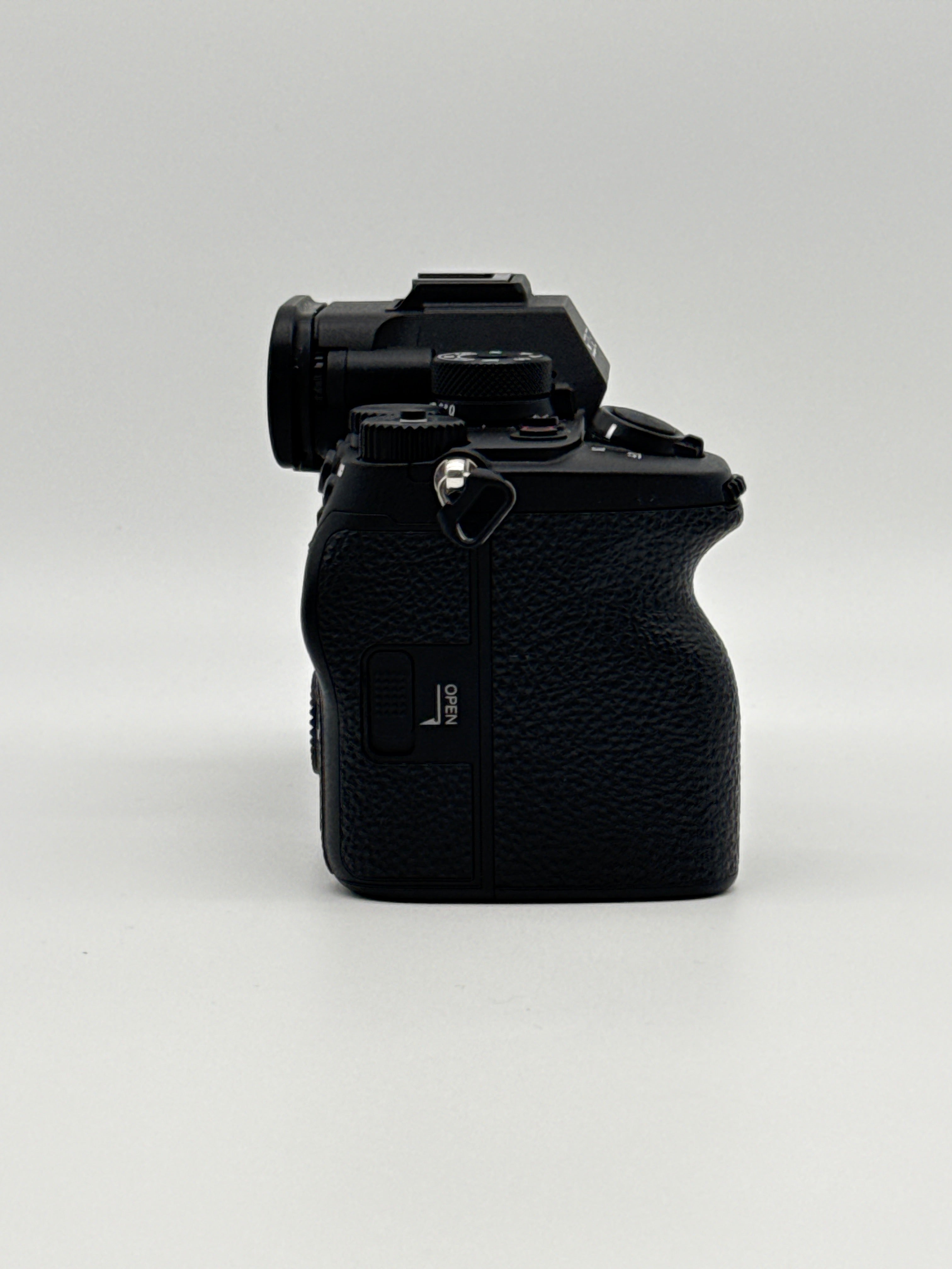 Sony A7R V ILCE-7RM5 61MP Full Frame Mirrorless Camera Body Only Black - Used