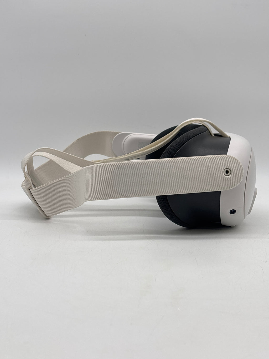 Meta Quest 3 4K 512GB Standalone VR Headset White Used with Box