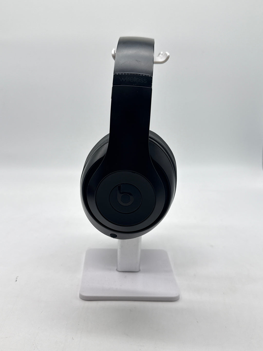 Beats Studio3 Wireless Over-Ear Headphones Black - Used