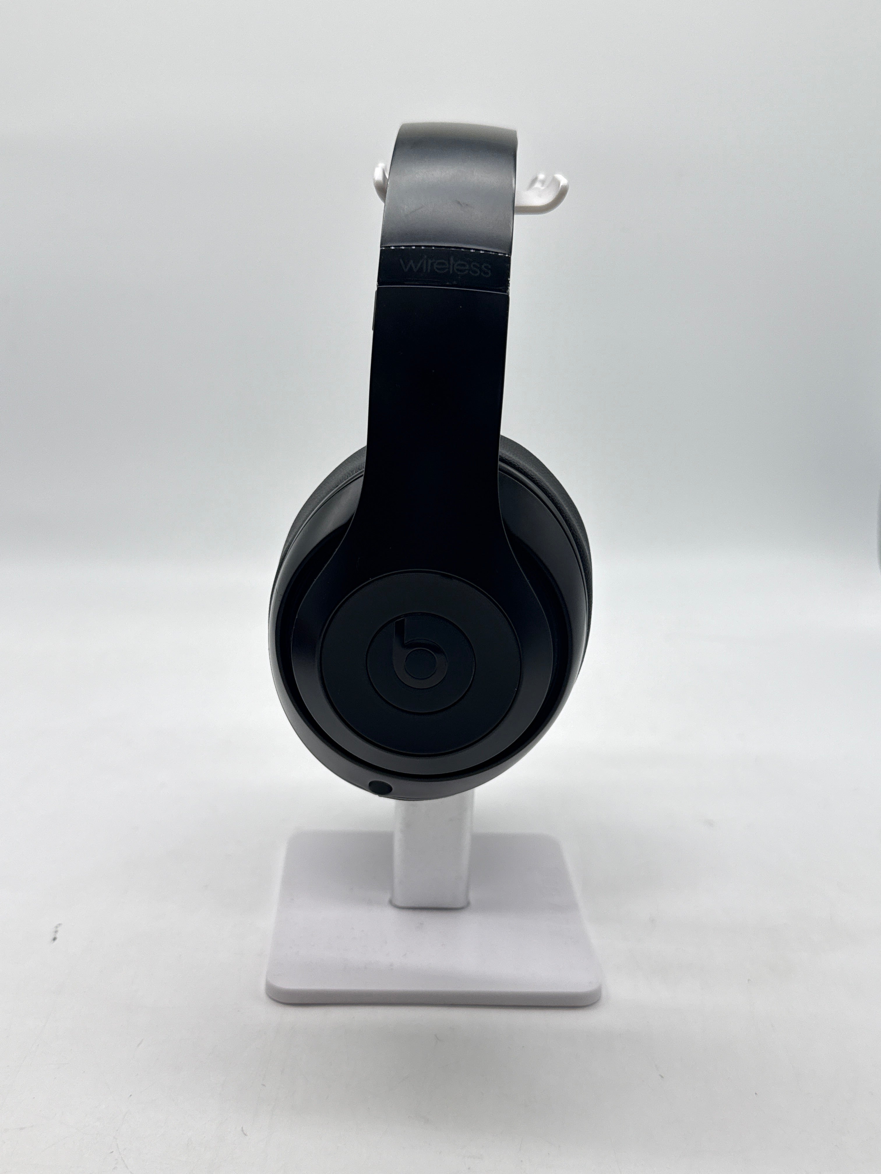 Beats Studio3 Wireless Over-Ear Headphones Black - Used