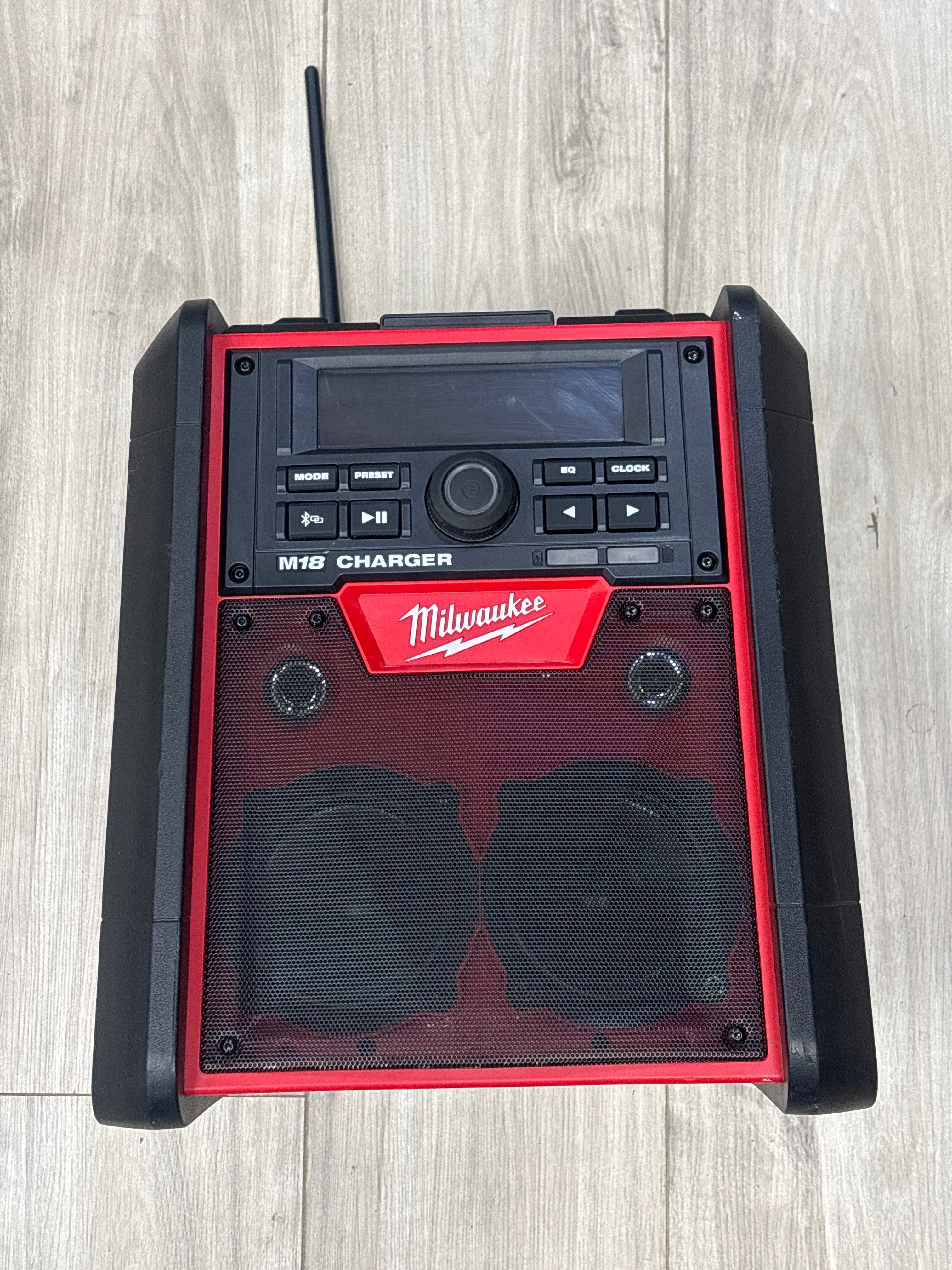 Milwaukee Electric Tool 2792-20 M18 Job Radio/Charger