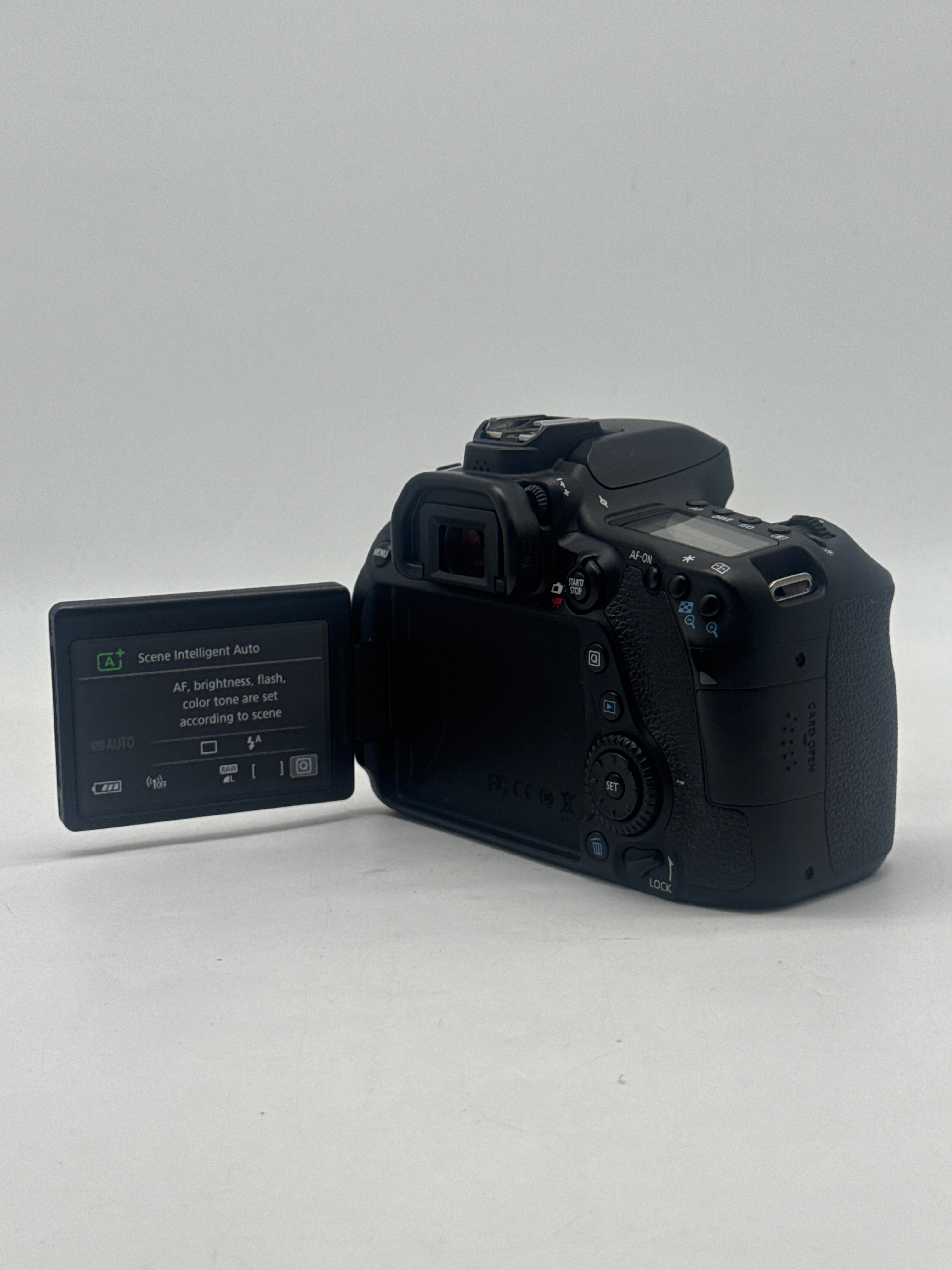 Canon EOS 80D 24.2MP DSLR w/ EF-S 17-85mm IS USM Zoom Lens Bundle
