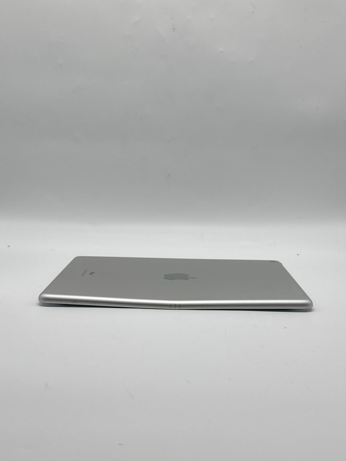 Apple iPad 7th Gen A2197 Wi-Fi 32GB Silver 10.2in - Read
