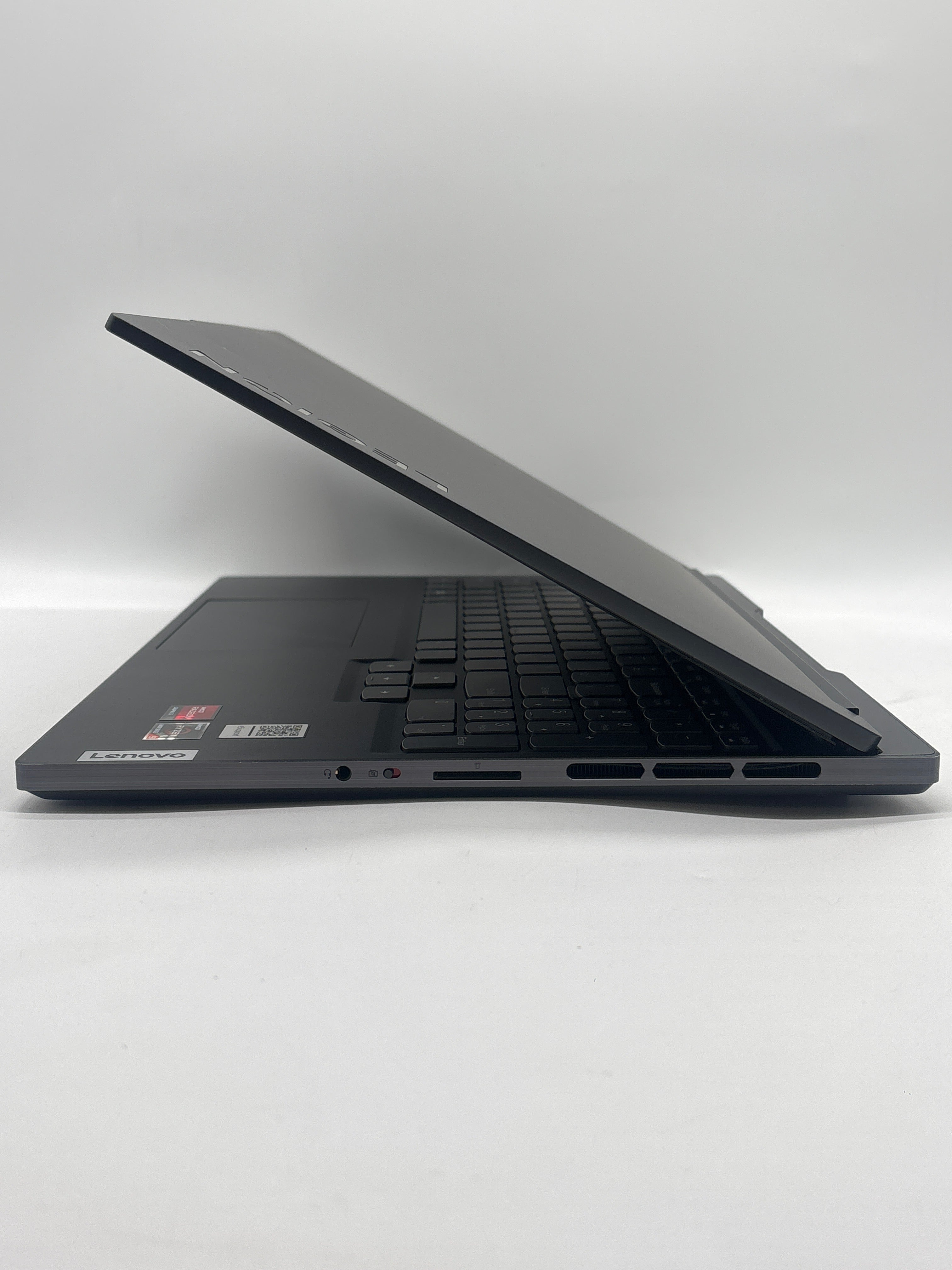 Lenovo Legion S7 16ARHA7 Ryzen 9-6900HX 8GB RAM 1TB SSD RX 6800S - Read DESC