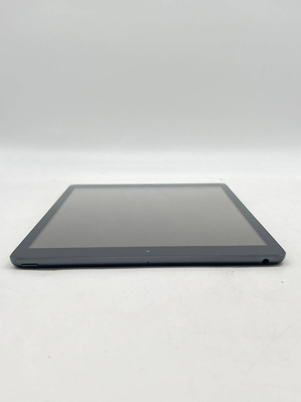 Apple iPad 7th Gen A2197 32GB Wi-Fi Space Gray - Used