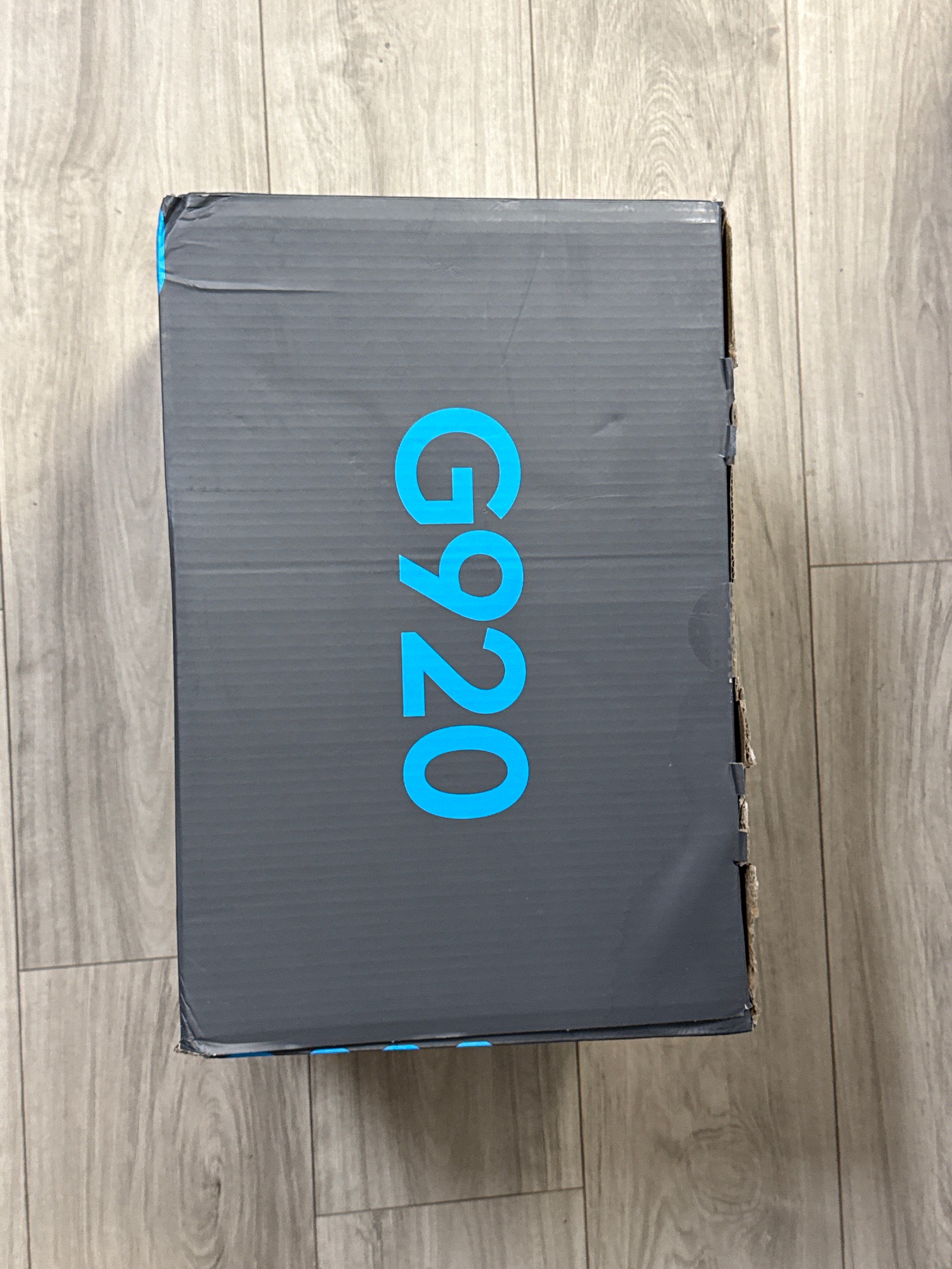 Logitech G920 Racing Wheel and Floor Pedals Xbox One - New in Box