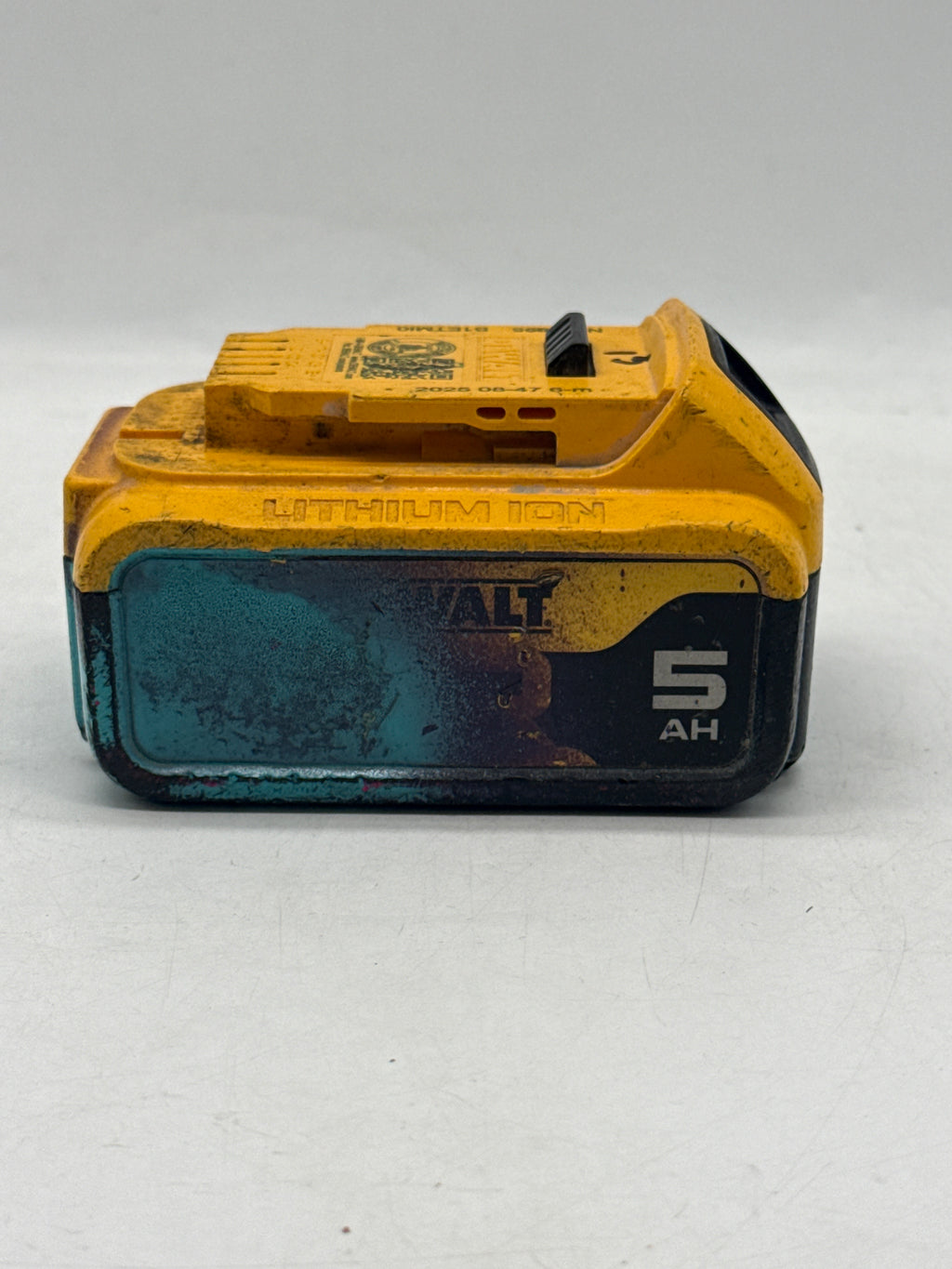 DeWalt DCB205 20V MAX 5Ah Battery - Used