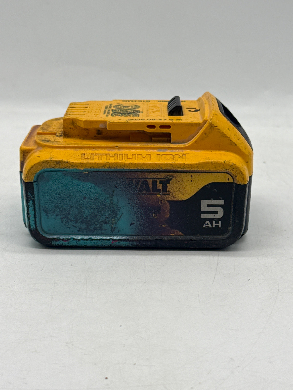 DeWalt DCB205 20V MAX 5Ah Battery - Used