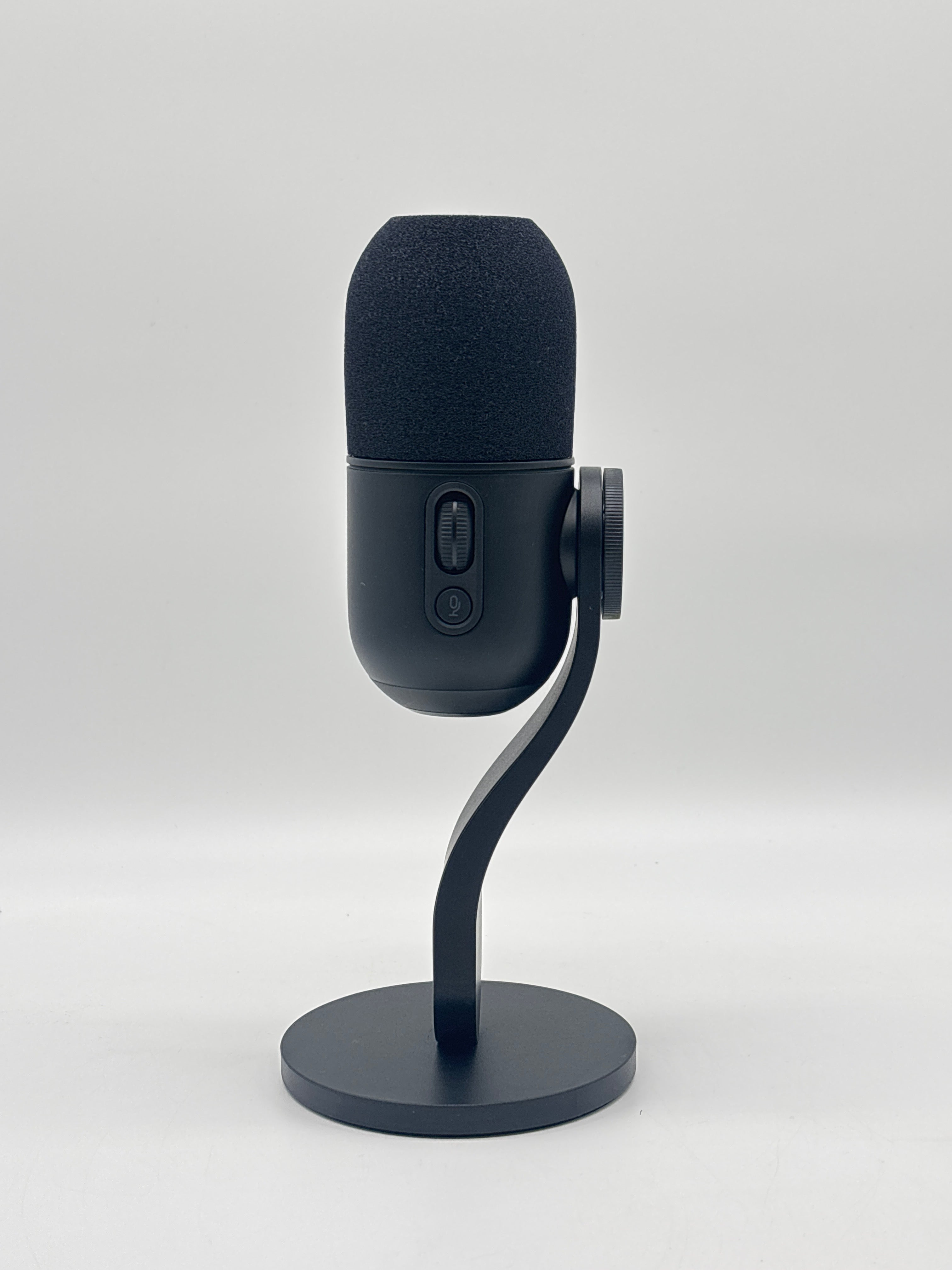Logitech Yeti GX Wired Supercardioid Dynamic Gaming Microphone with LIGHTSYNC