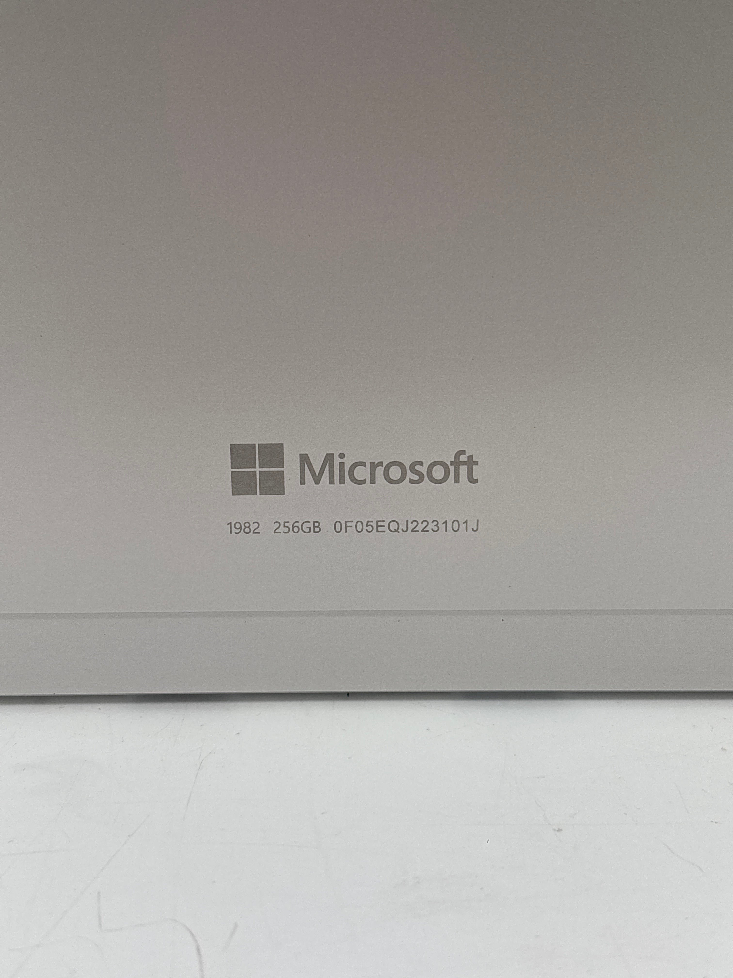 Microsoft Surface Pro 8 1982 i5-1145G7 16GB RAM 256GB