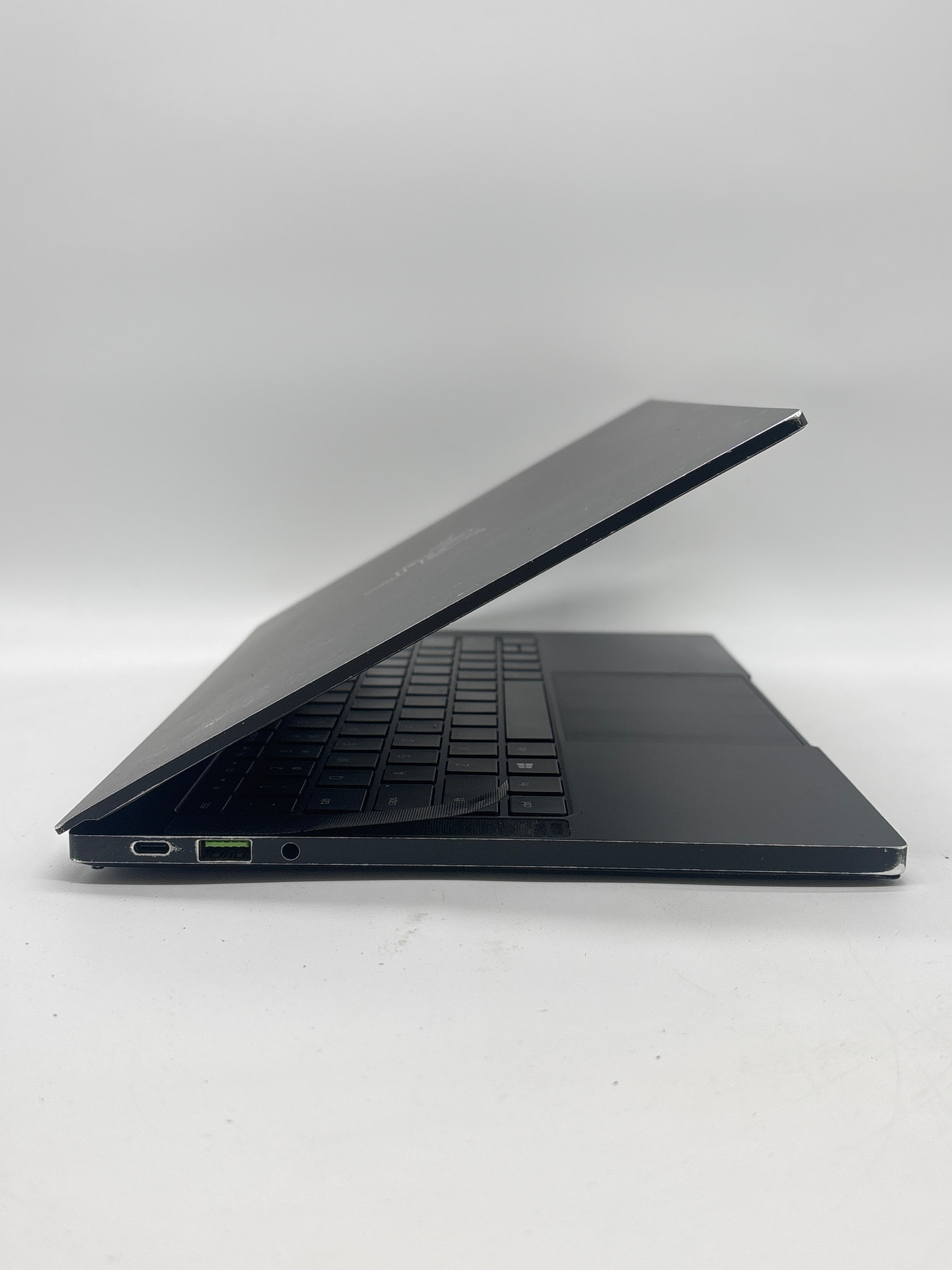 Razer Blade Stealth 13  i7 16GB RAM 512 GB - For Parts (Read DESC)