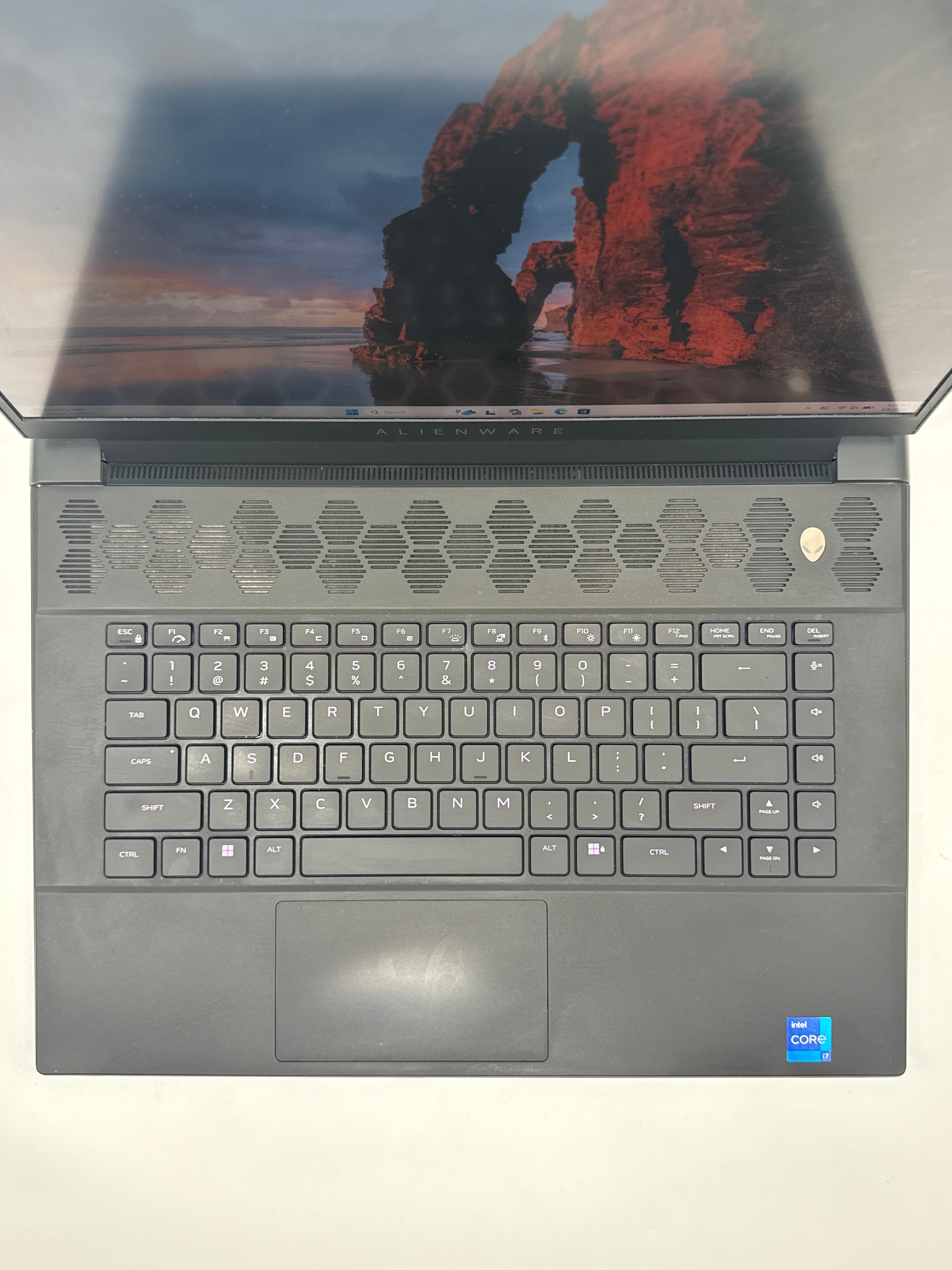 Dell Alienware M16 R1 i7-13700HX 64GB RAM 2TB SSD NVIDIA RTX 4070 - USED B